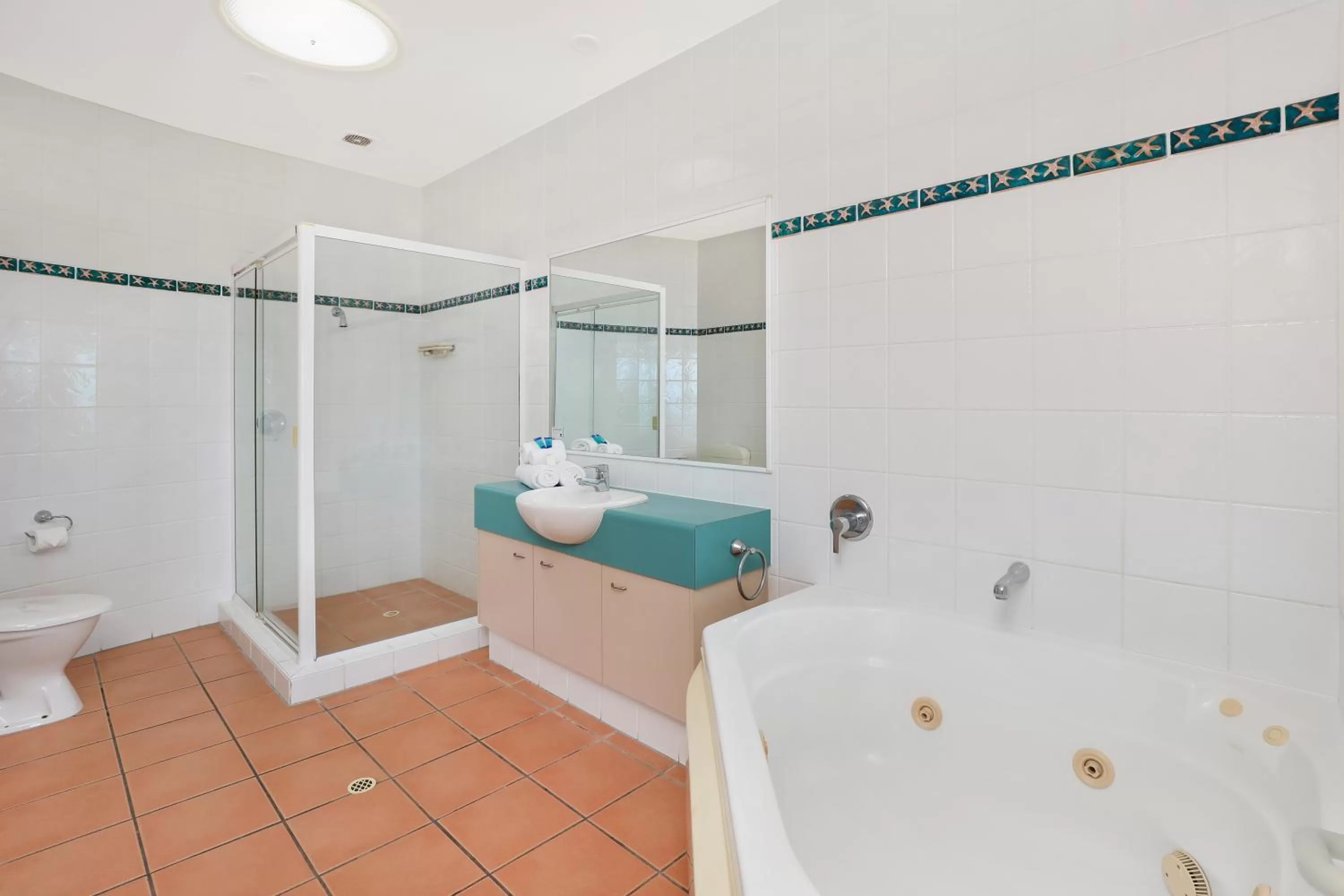 Hot Tub in Alex Seaside Resort