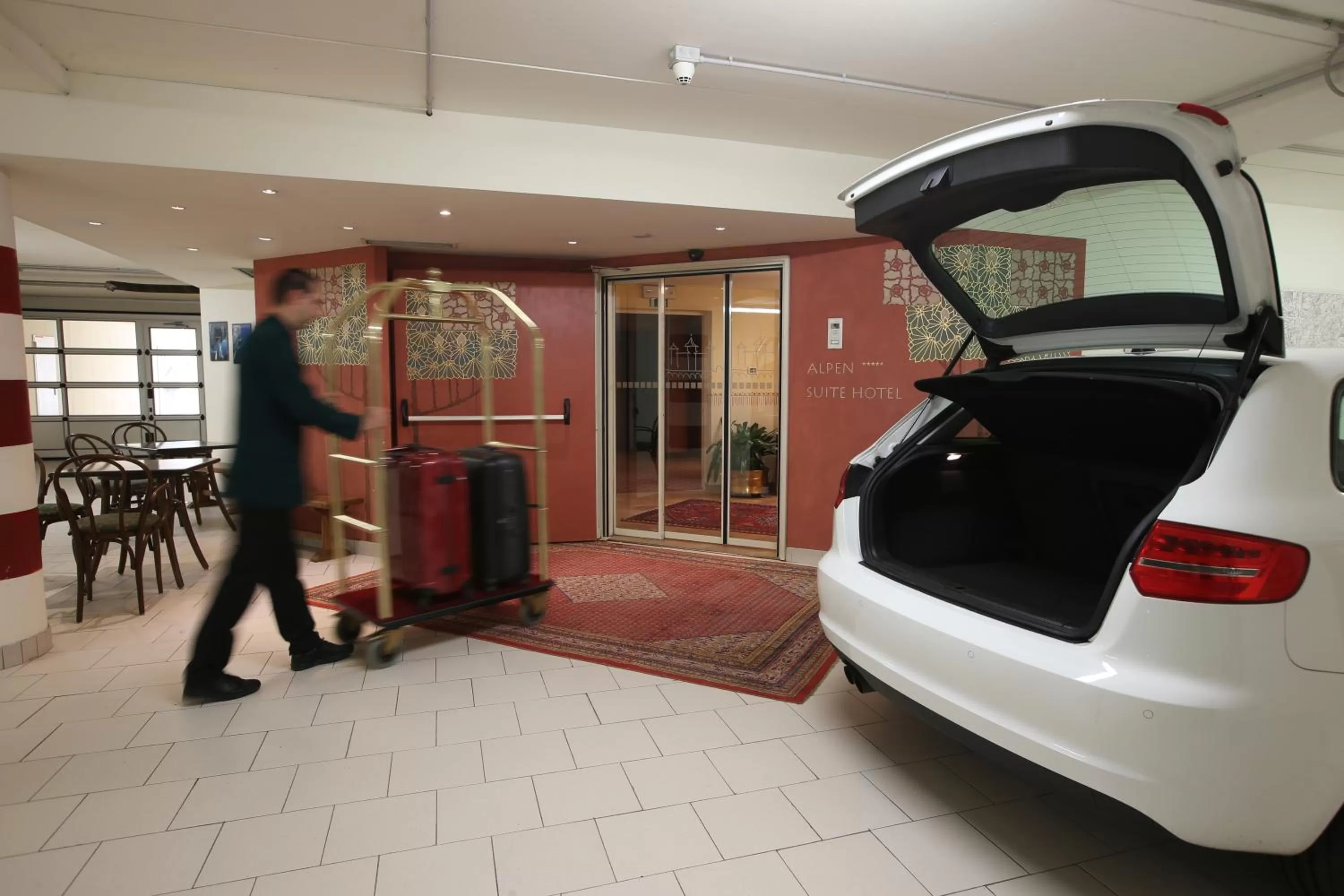 Lobby or reception in Alpen Suite Hotel