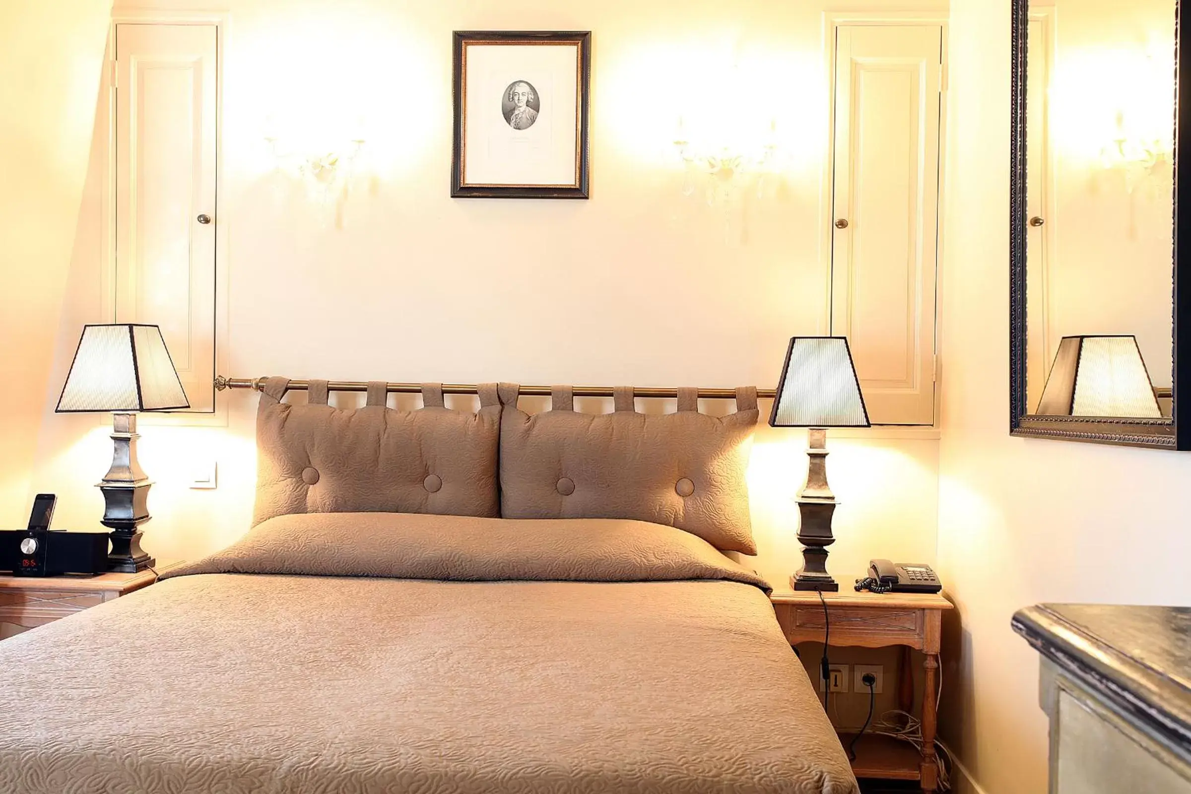 Bed in Hotel Albe Bastille
