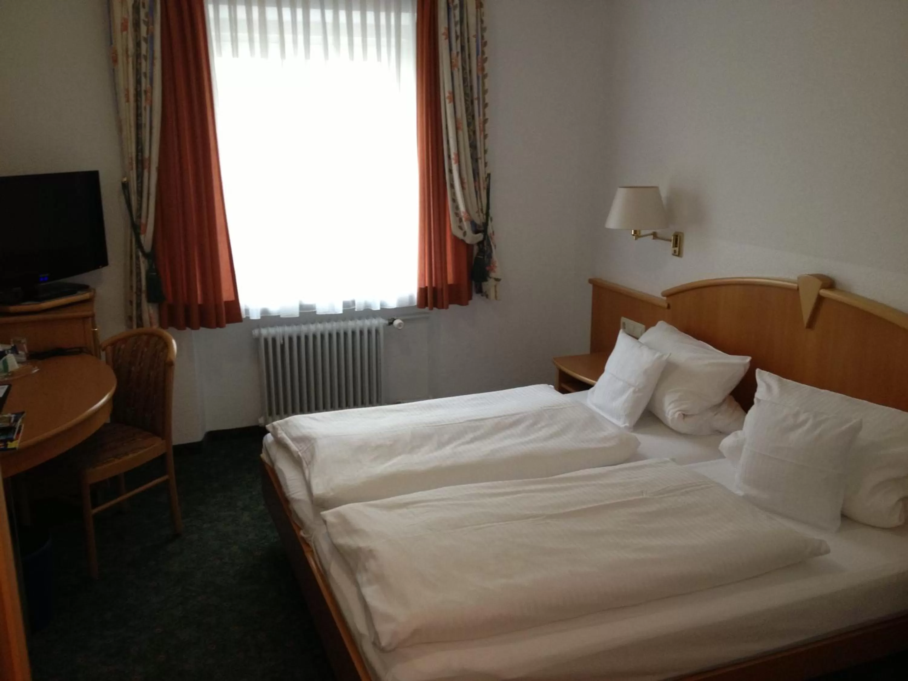 Photo of the whole room, Bed in Hotel zum Hirsch