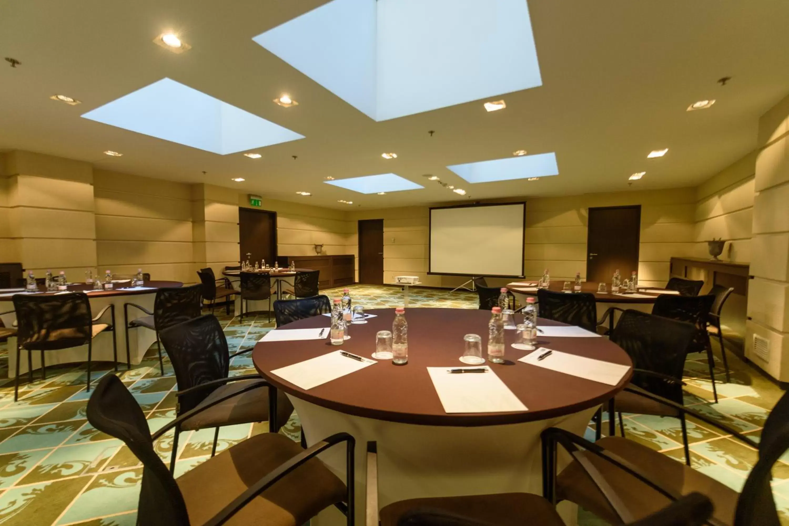 Meeting/conference room in La Prima Fashion Hotel Budapest