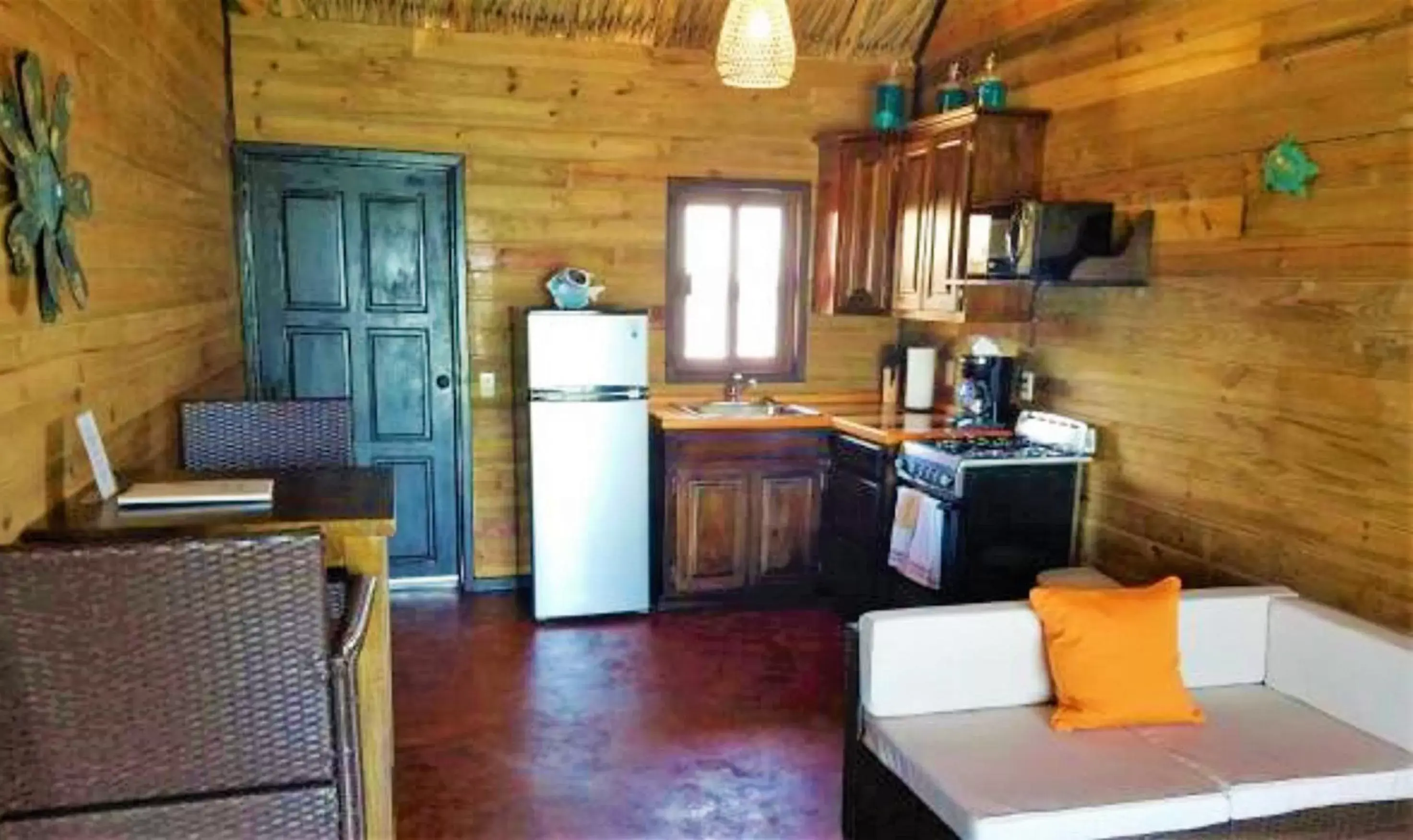 Kitchen or kitchenette, Seating Area in Lina Point Belize Overwater Resort