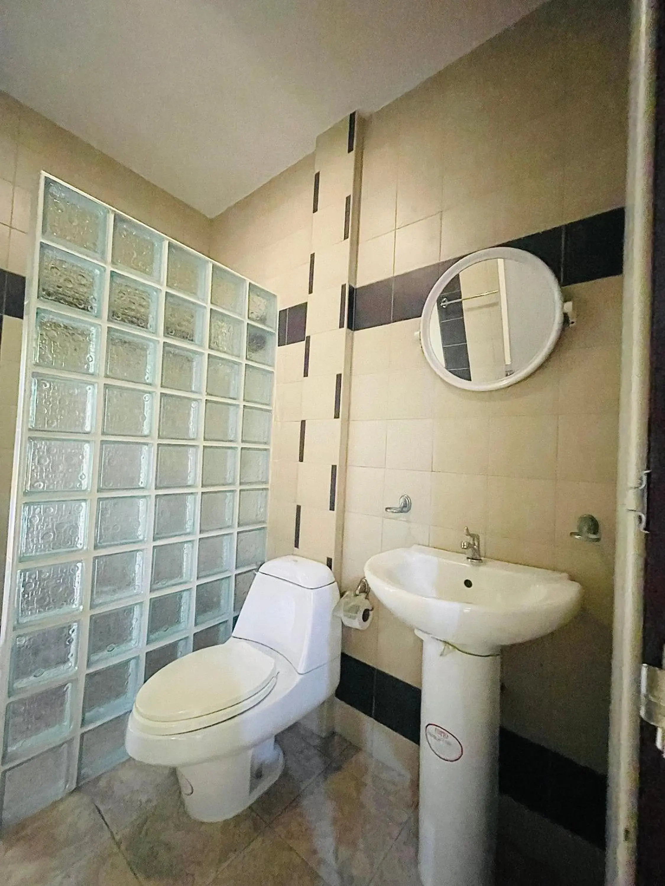Toilet, Bathroom in Meewaya Hotel