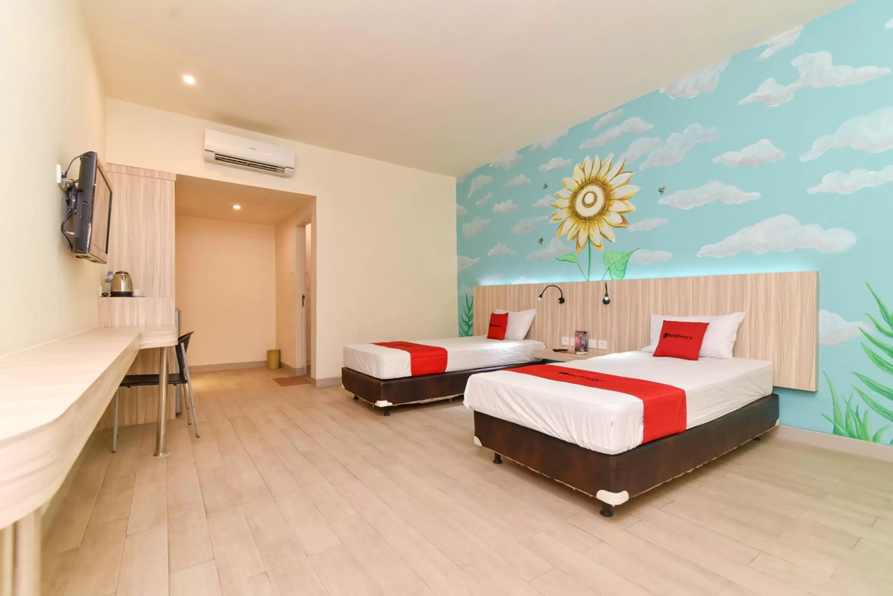 Bedroom, Bed in RedDoorz Plus At Hotel Pantai Timor