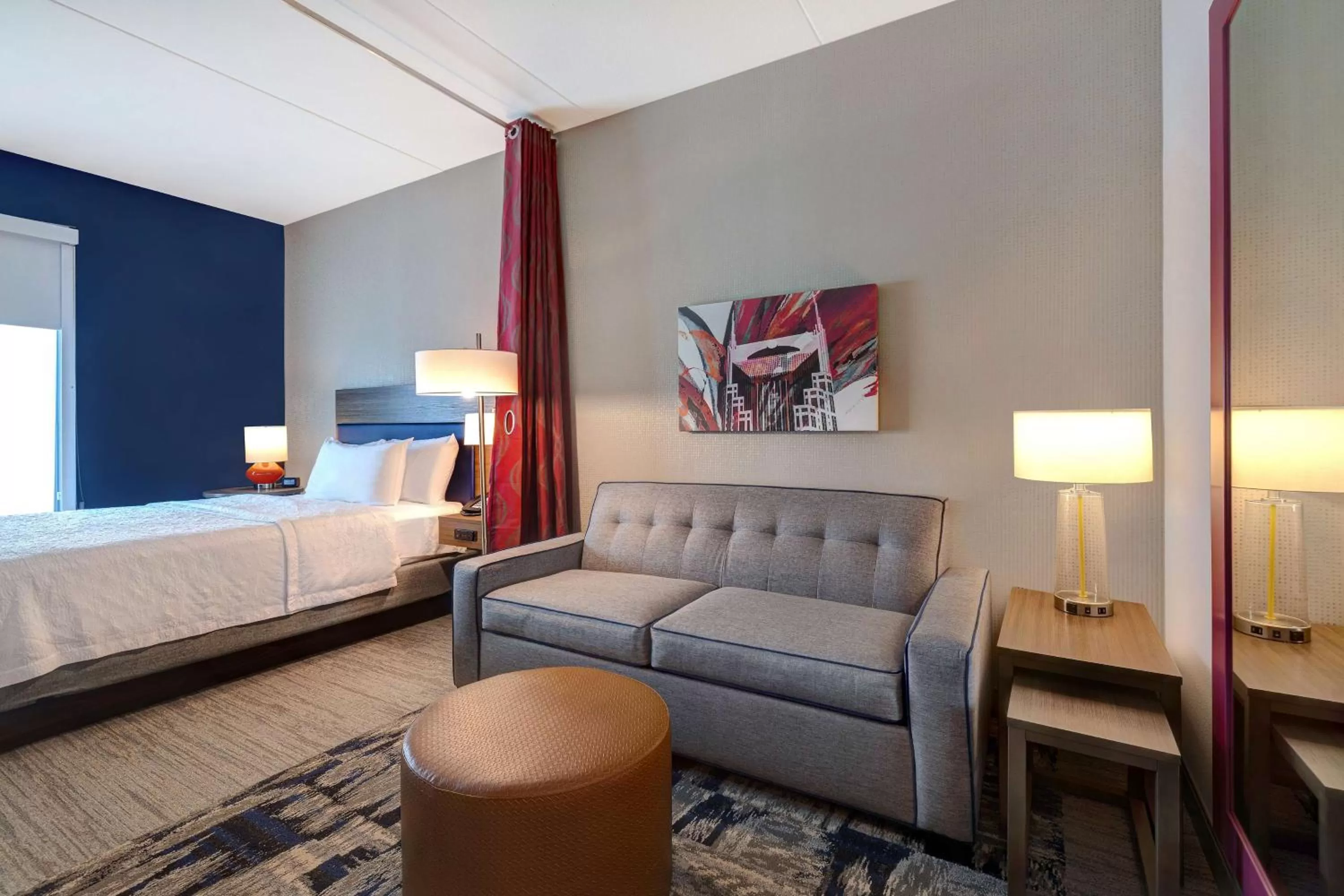 Living room, Bed in Home2 Suites By Hilton Nashville Downtown-Metrocenter