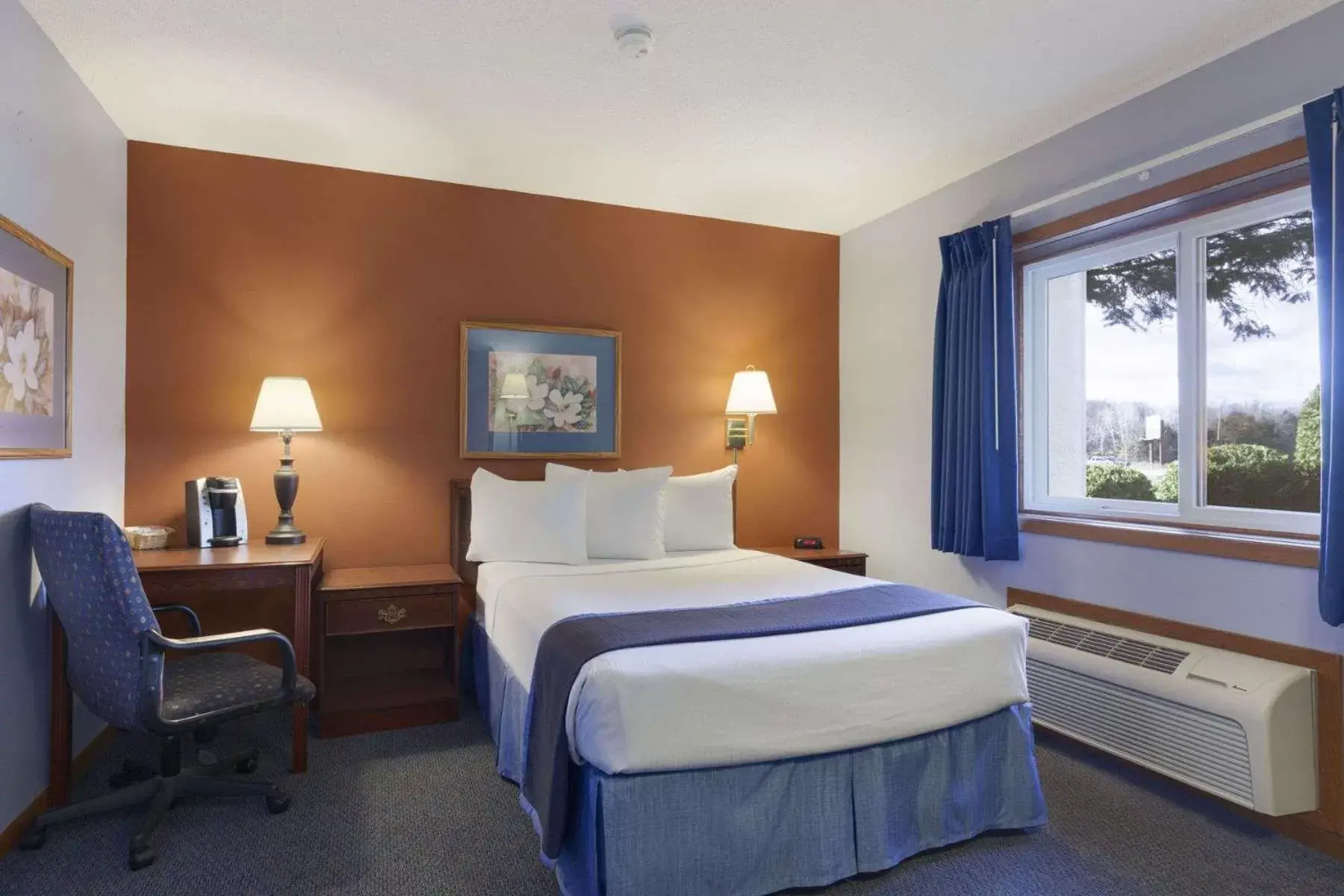 Photo of the whole room, Bed in Travelodge by Wyndham Motel of St Cloud