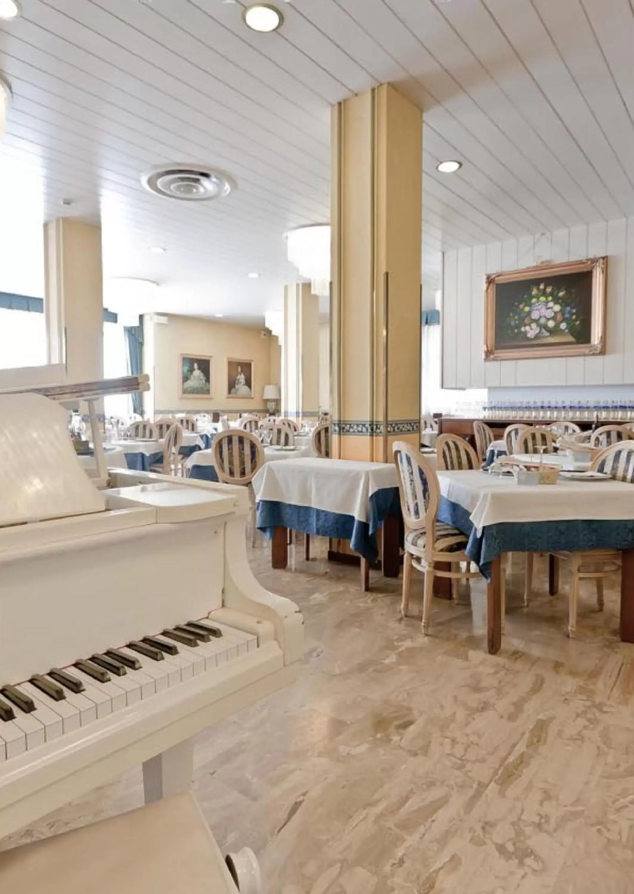 Restaurant/Places to Eat in Hotel Terme Roma