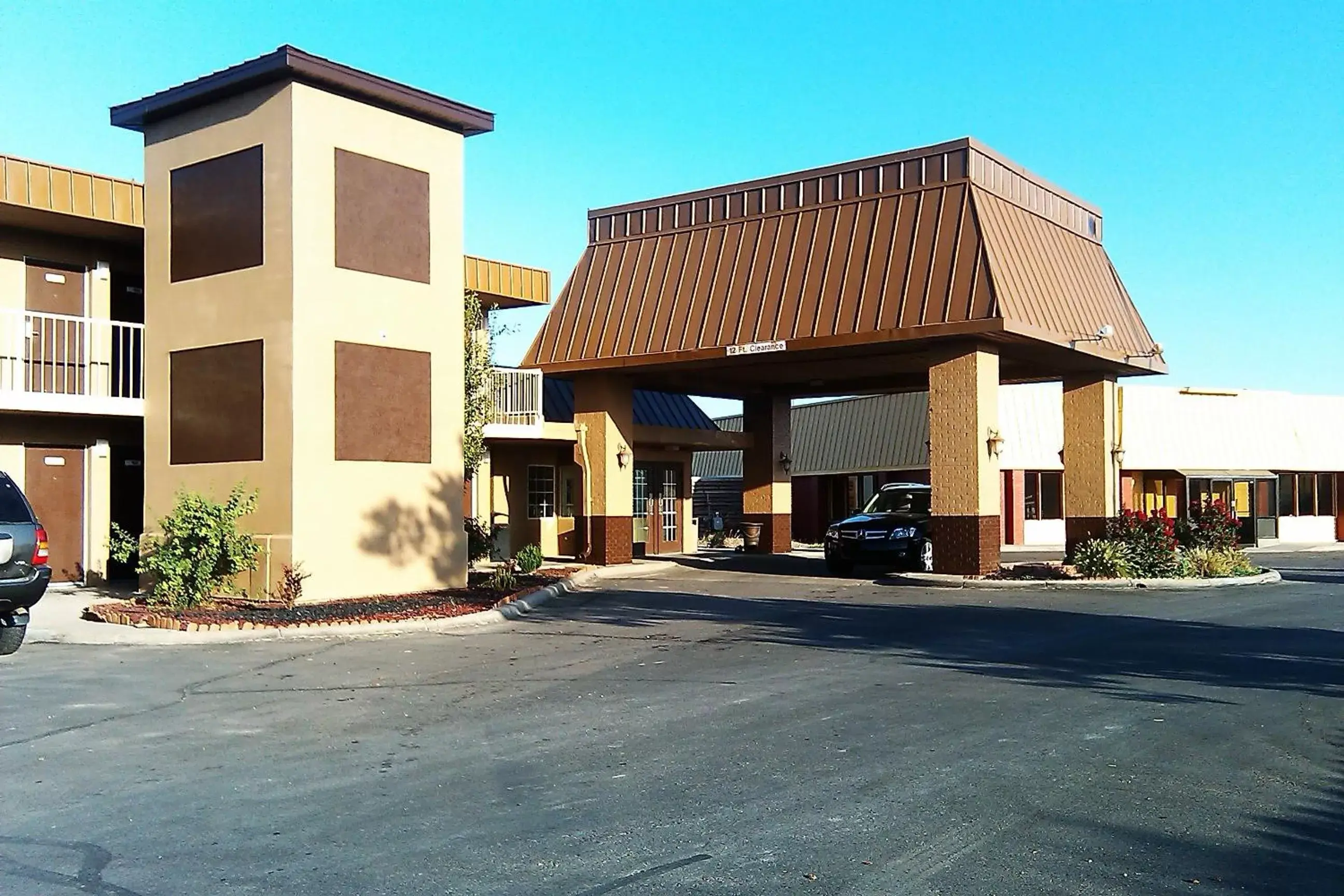 Facade/entrance, Property Building in Magnuson Hotel Red Baron