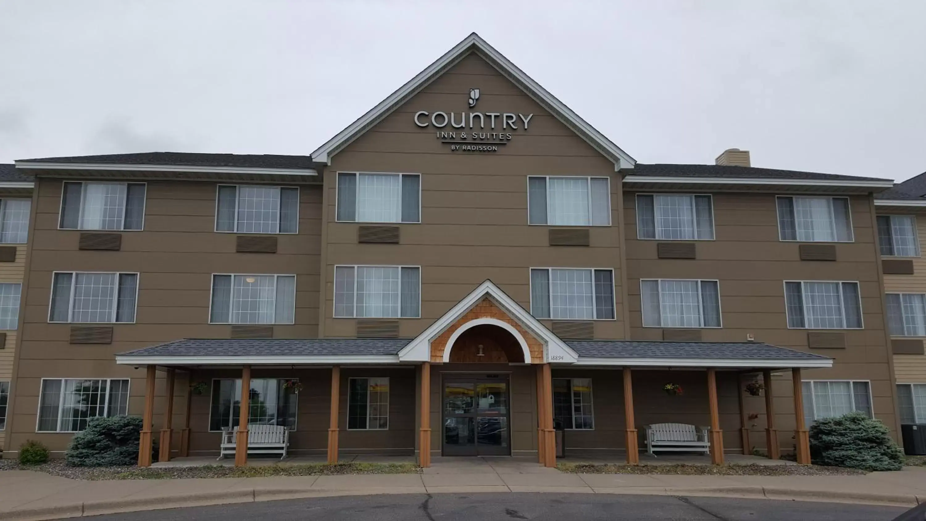 Facade/entrance, Property Building in Country Inn & Suites by Radisson, Elk River, MN