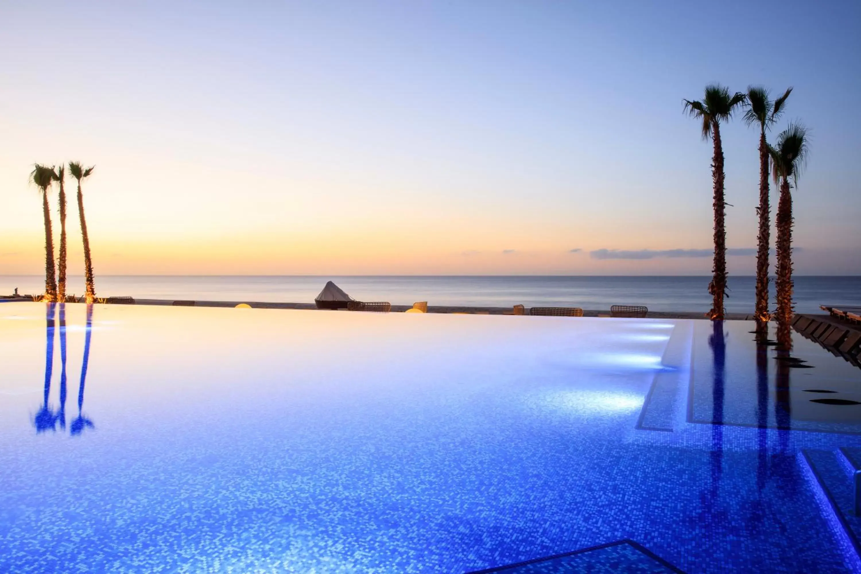Swimming pool in Krystal Grand Los Cabos - All Inclusive Swimming pool in Krystal Grand Los Cabos - All Inclusive