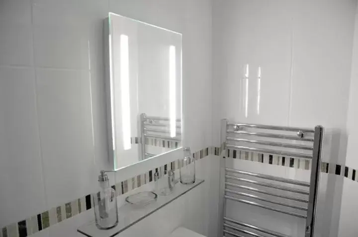 Standard Single Room in Royal George Hotel Standard Single Room in Royal George Hotel