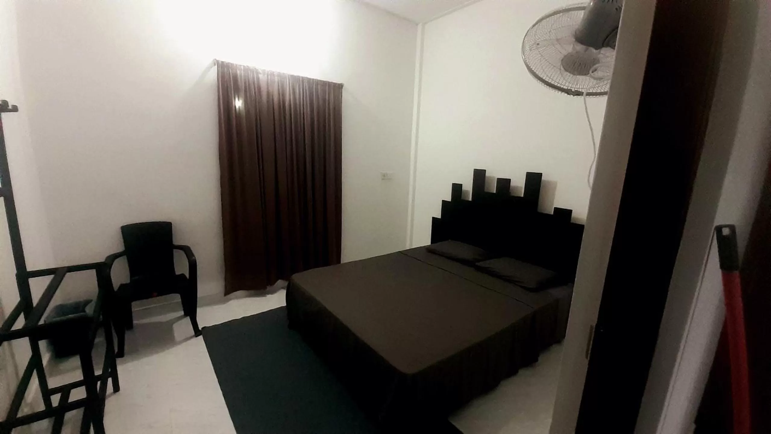 Bed in Airport Layover B&B