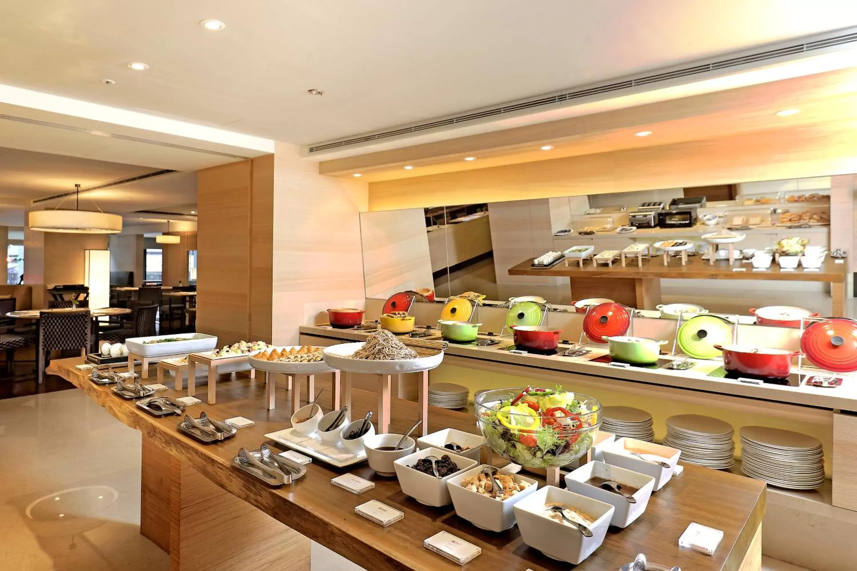 Buffet breakfast, Restaurant/Places to Eat in Hotel COZZI Zhongxiao Taipei