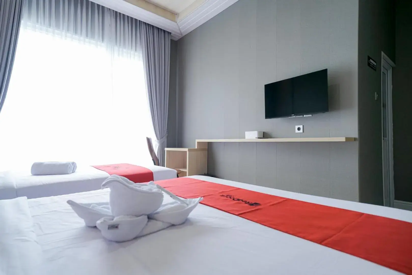 Bedroom, Bed in RedDoorz near Exit Toll Sirkuit Sentul