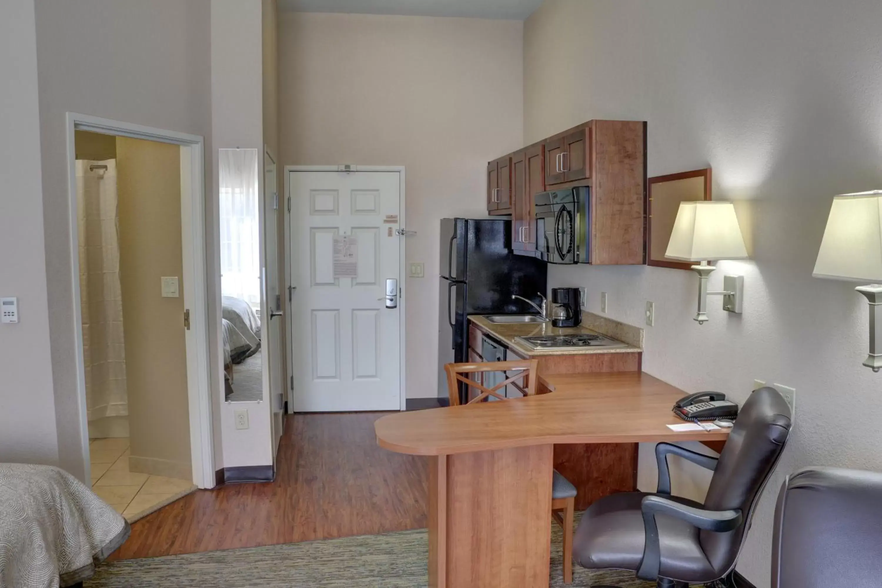 Photo of the whole room, TV/Entertainment Center in Candlewood Suites Texarkana, an IHG Hotel