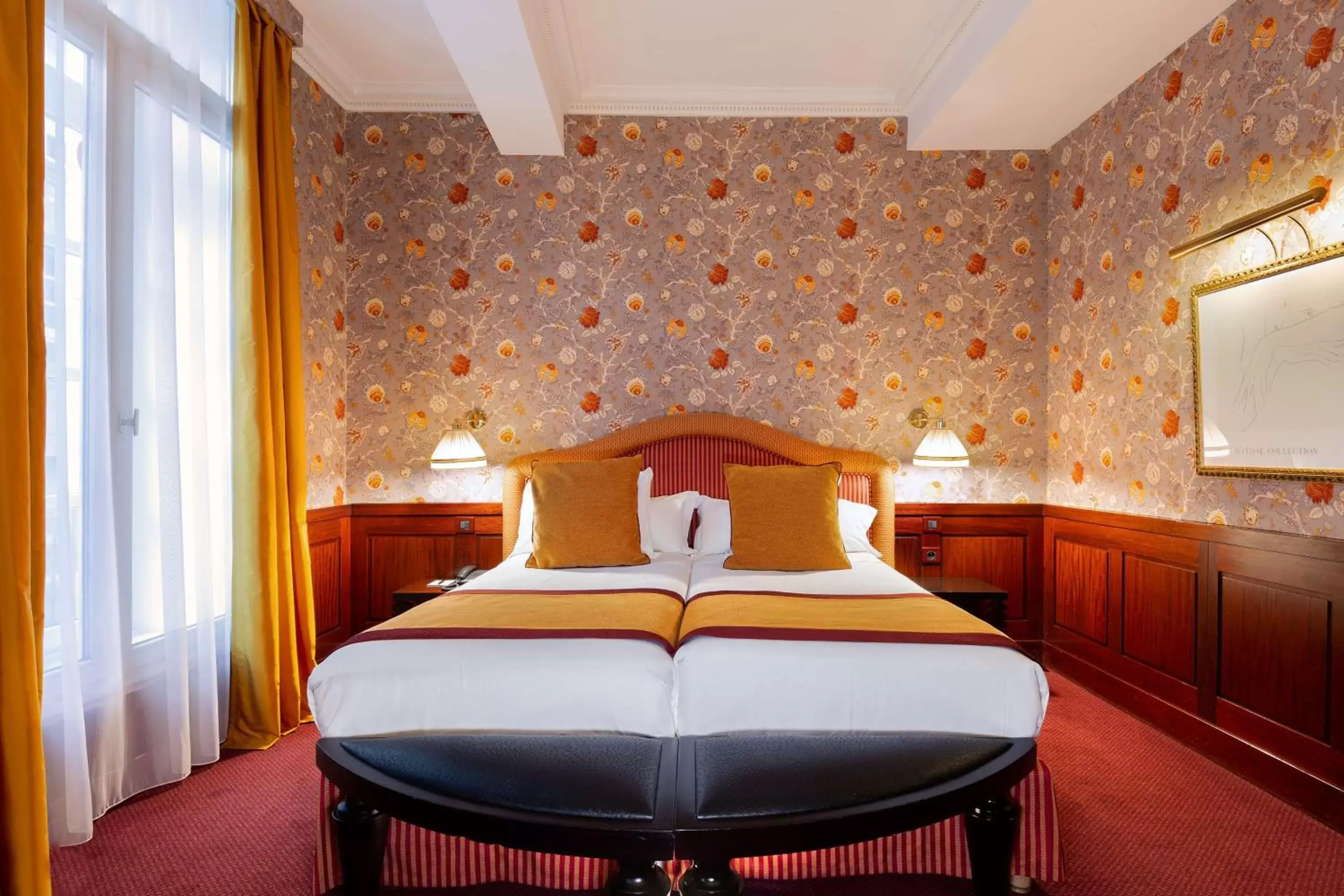 Photo of the whole room, Bed in Grand Hotel de l'Opera - BW Premier Collection