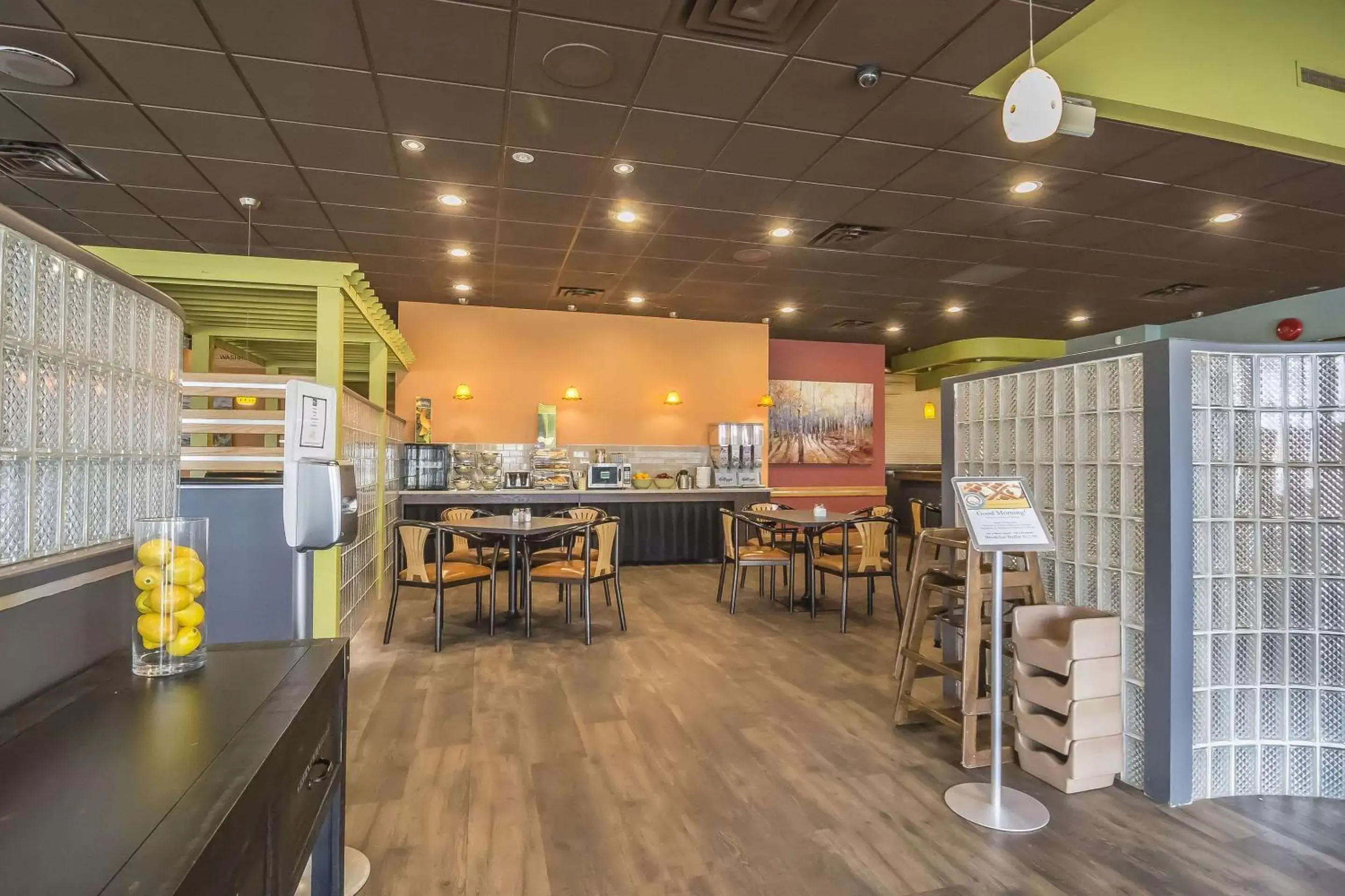 Restaurant/places to eat in Quality Inn West Edmonton Restaurant/places to eat in Quality Inn West Edmonton