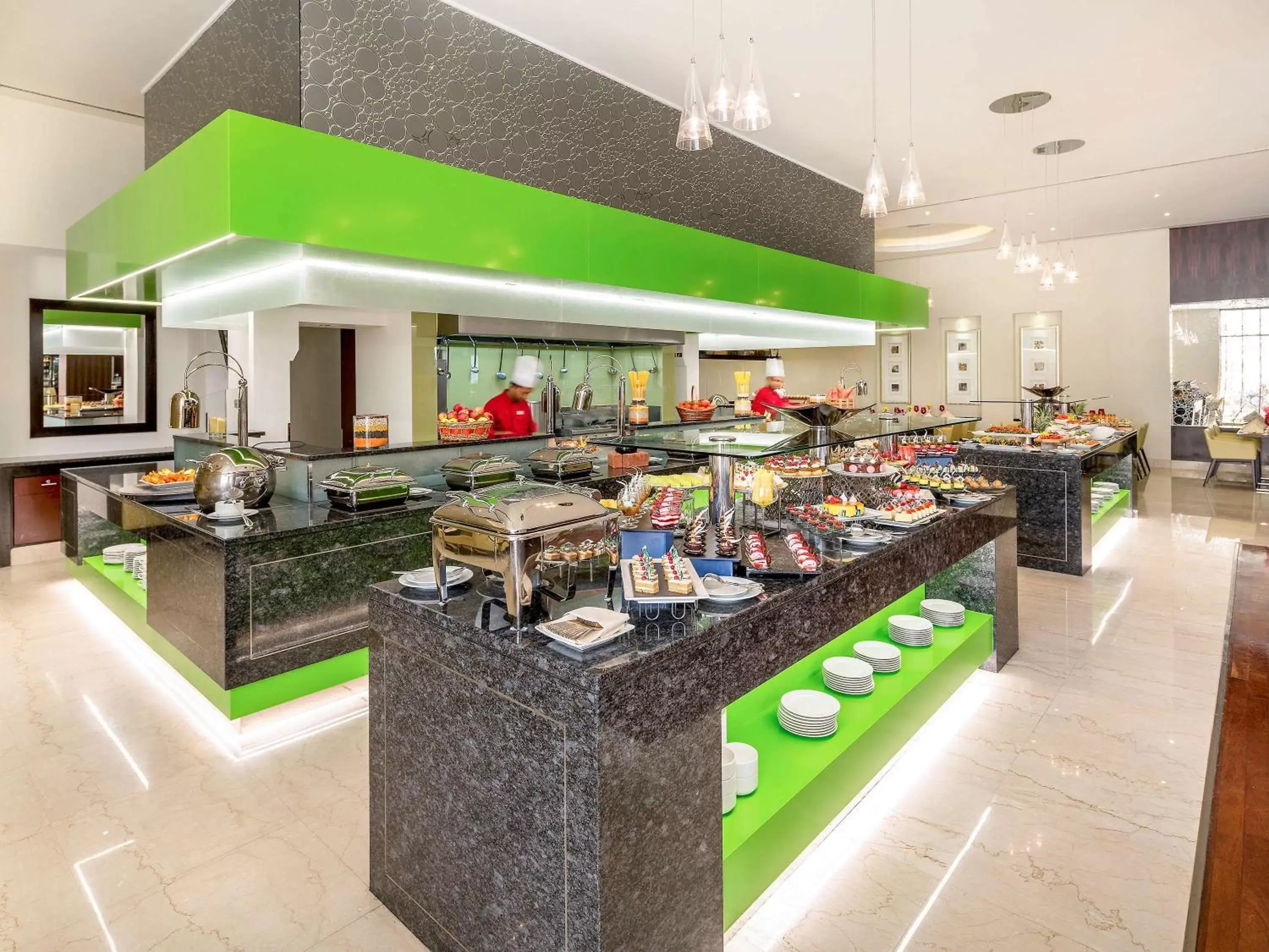 Restaurant/places to eat in Novotel World Trade Centre Dubai