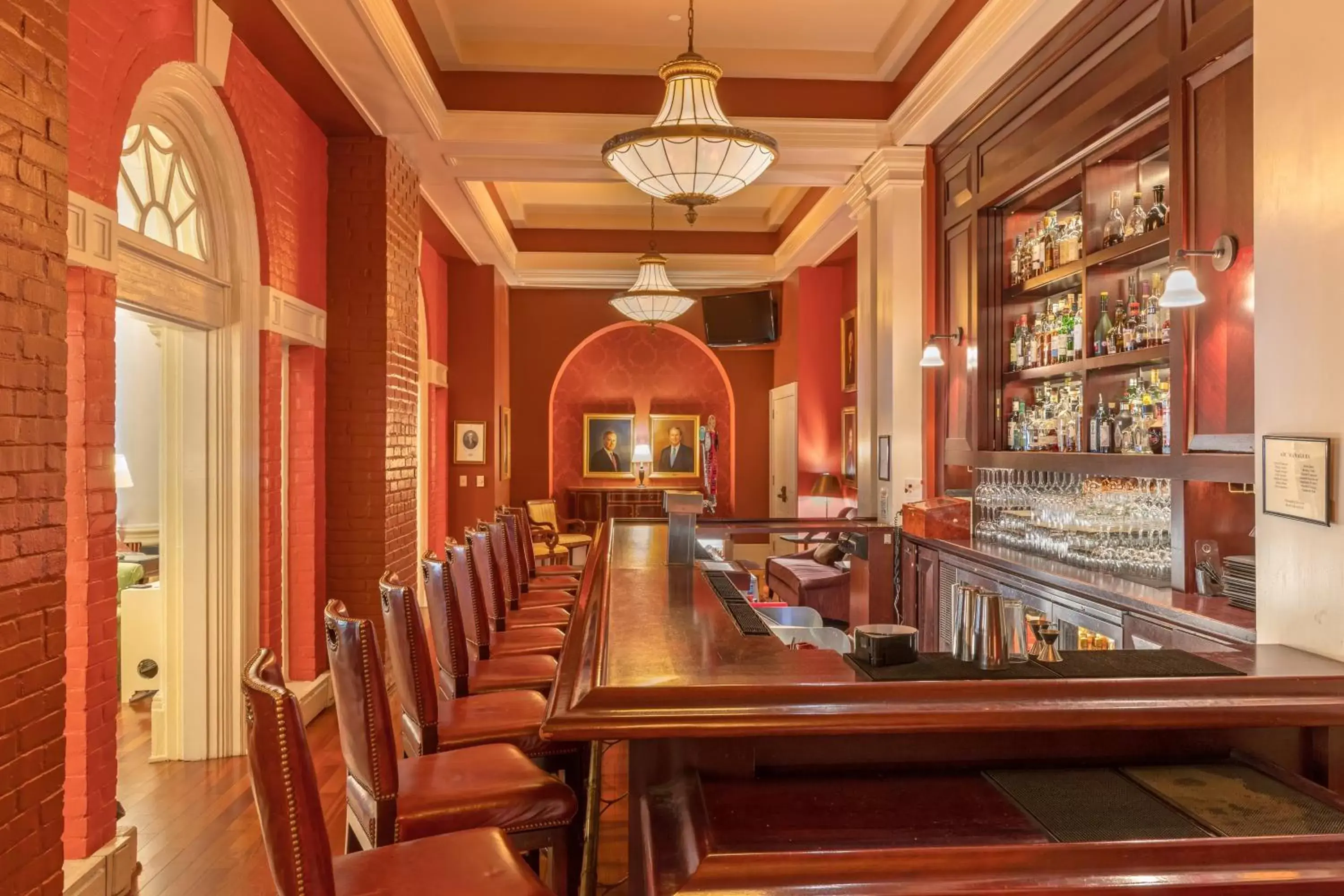 Lounge or bar, Restaurant/Places to Eat in The Omni Homestead Resort