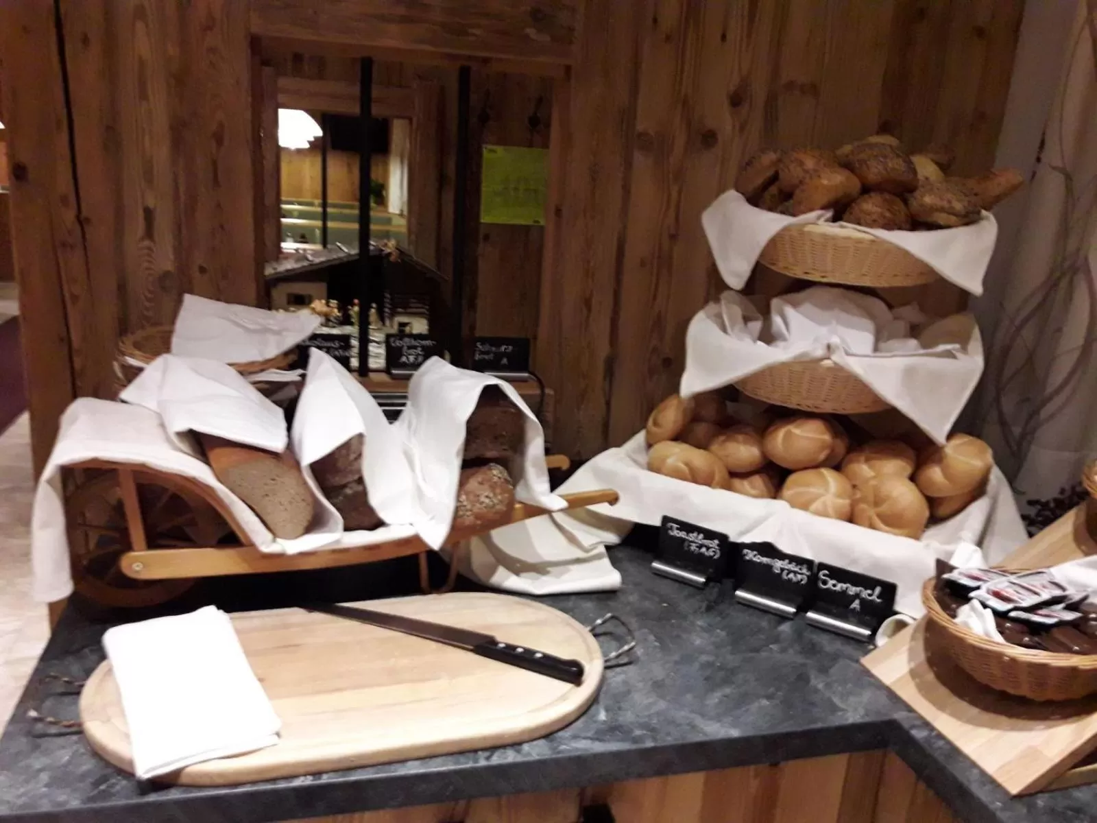 Breakfast in Hotel Aschauer Hof z'Fritzn