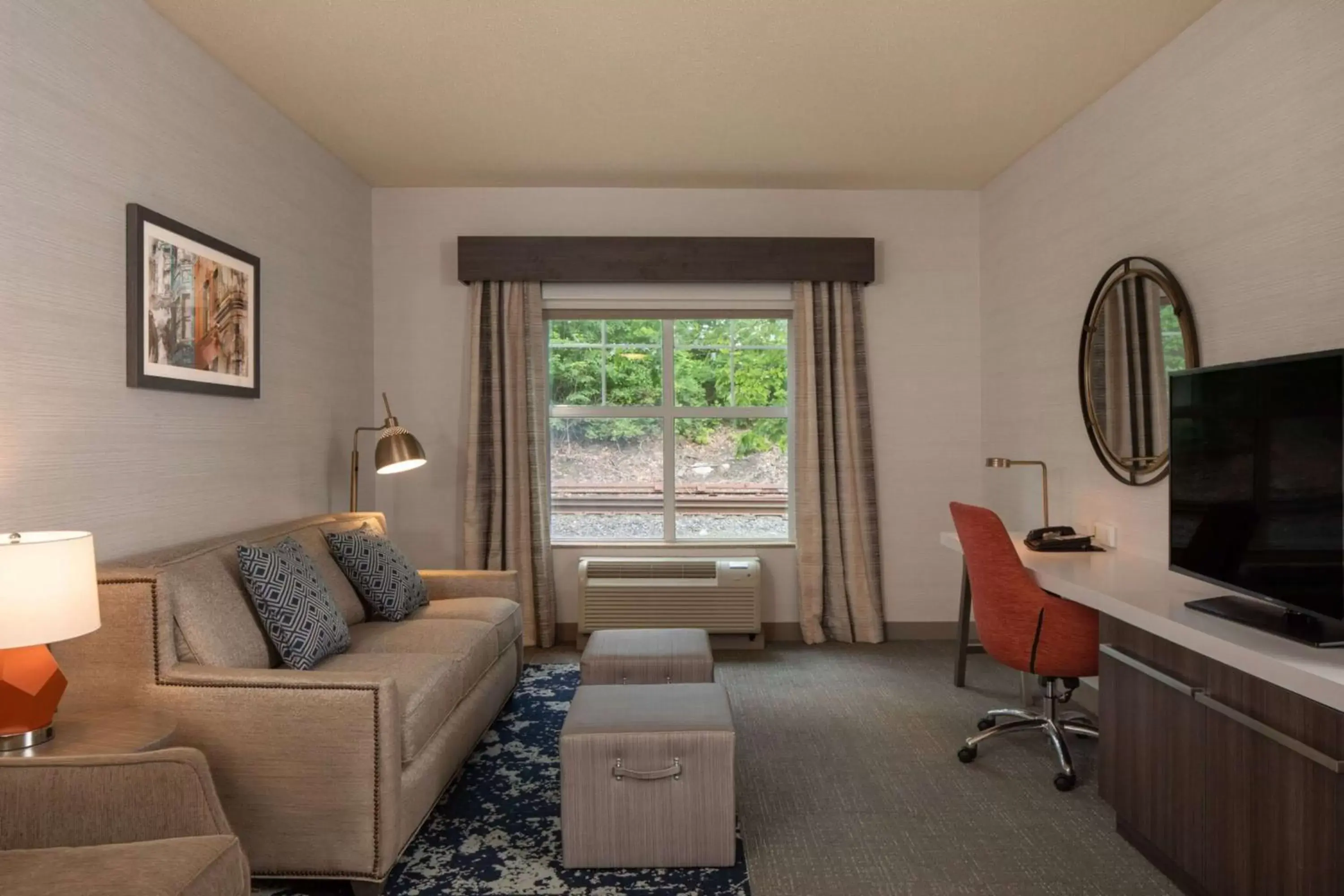 Living room, Seating Area in Hilton Garden Inn Freeport Downtown