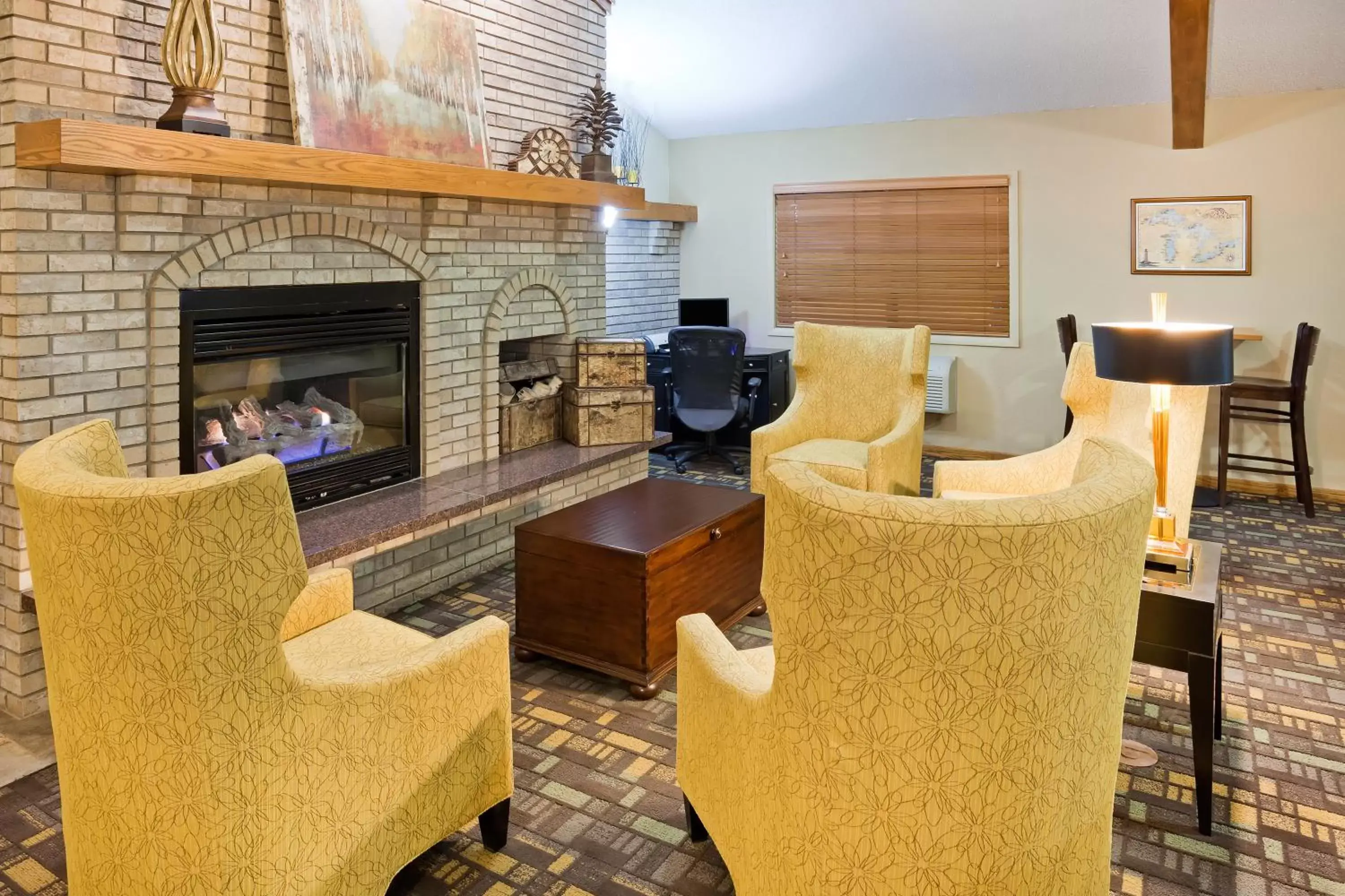 Lobby or reception, Seating Area in AmericInn by Wyndham Ironwood