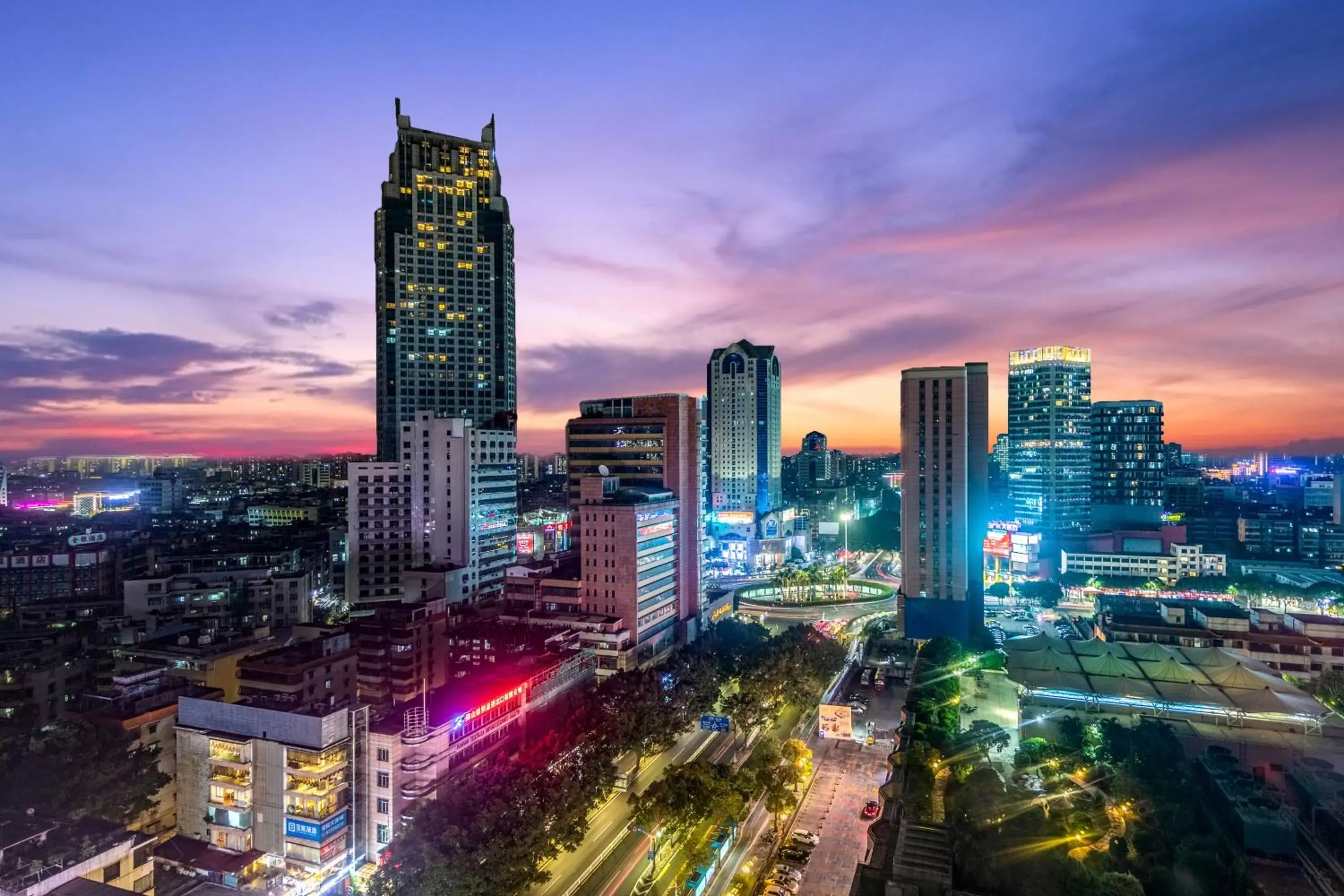 Property building in Crowne Plaza Foshan by IHG - Canton Fair free shuttle bus Property building in Crowne Plaza Foshan by IHG - Canton Fair free shuttle bus