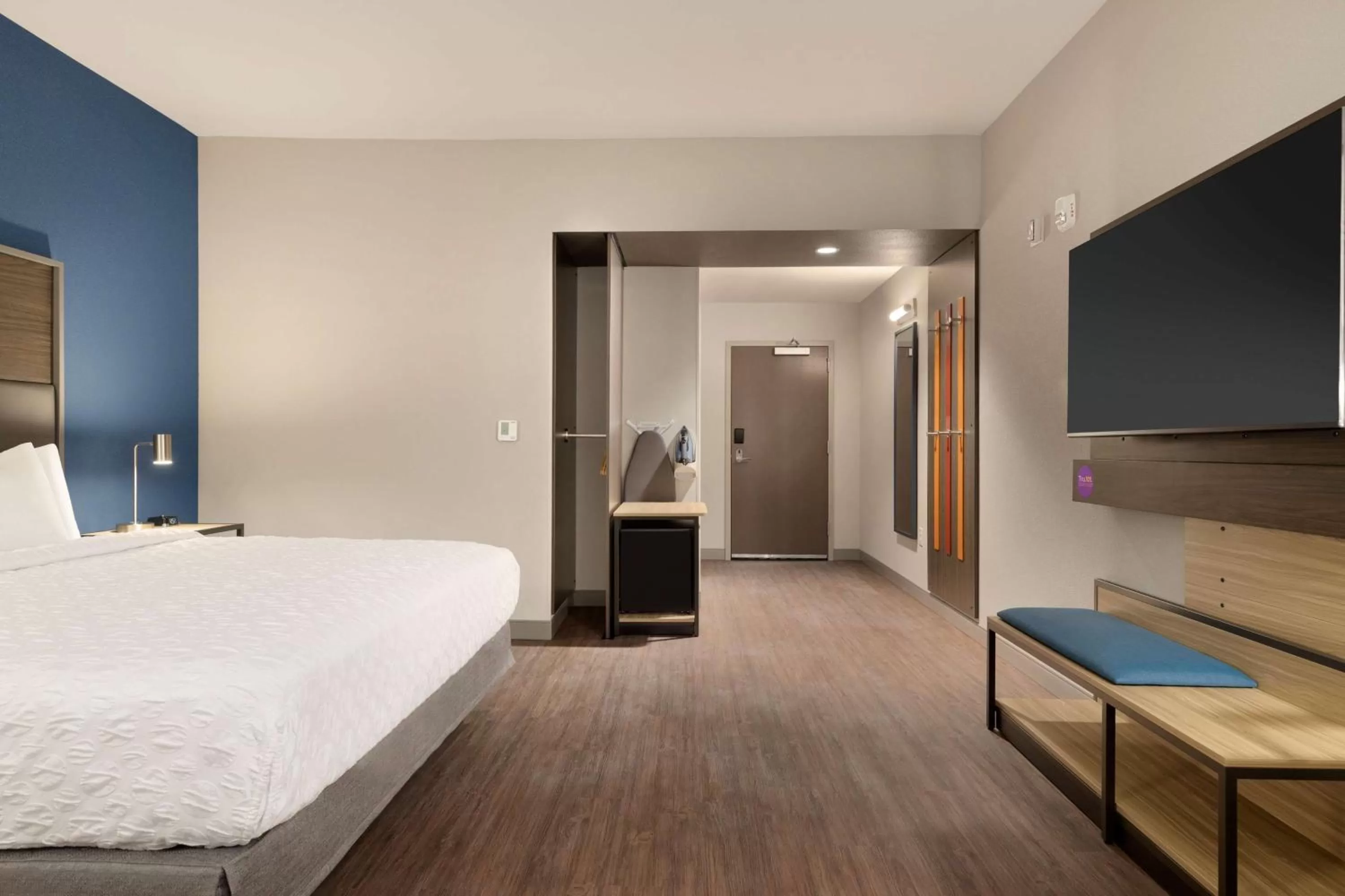 Bed in Tru By Hilton Ogden, Ut