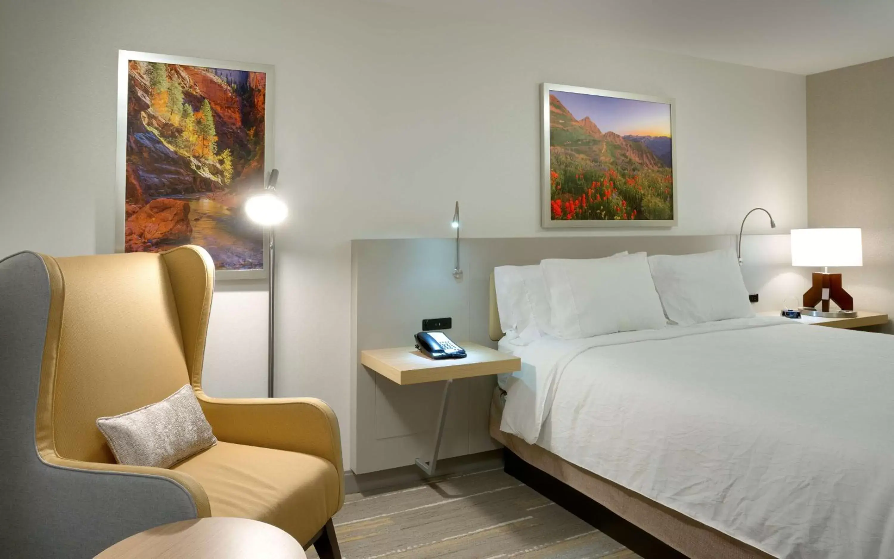 Bed in Hilton Garden Inn Lehi