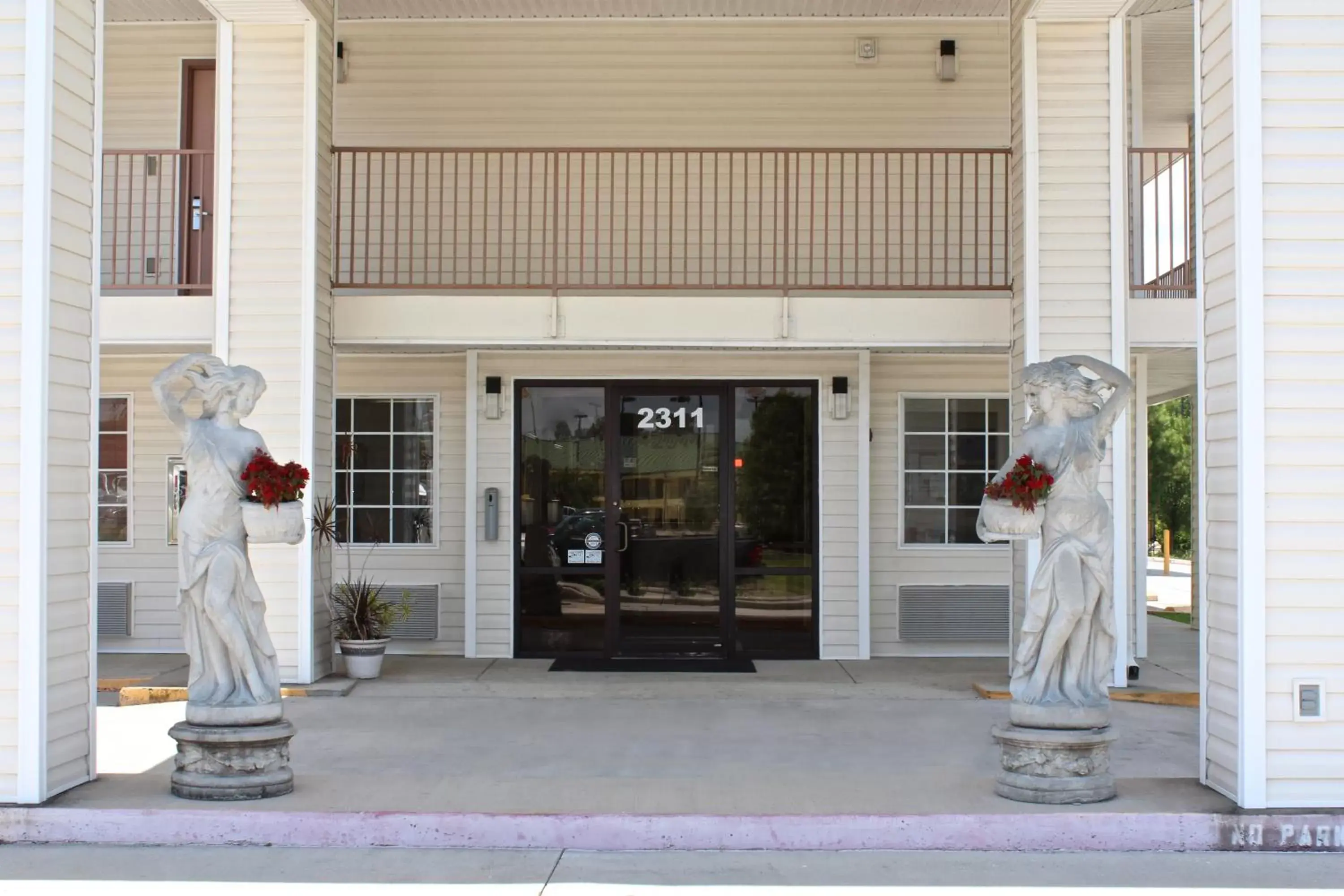 Facade/entrance in Carom Inn a Travelodge by Wyndham Denham Springs-Baton Rouge