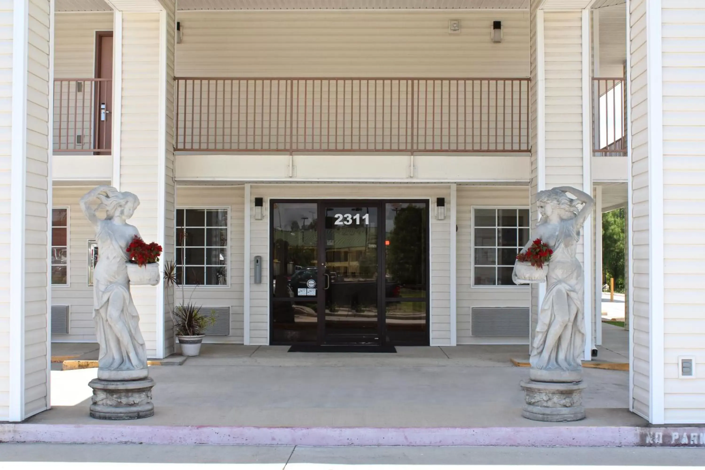 Facade/entrance in Carom Inn Denham Springs-BatonRouge Facade/entrance in Carom Inn Denham Springs-BatonRouge