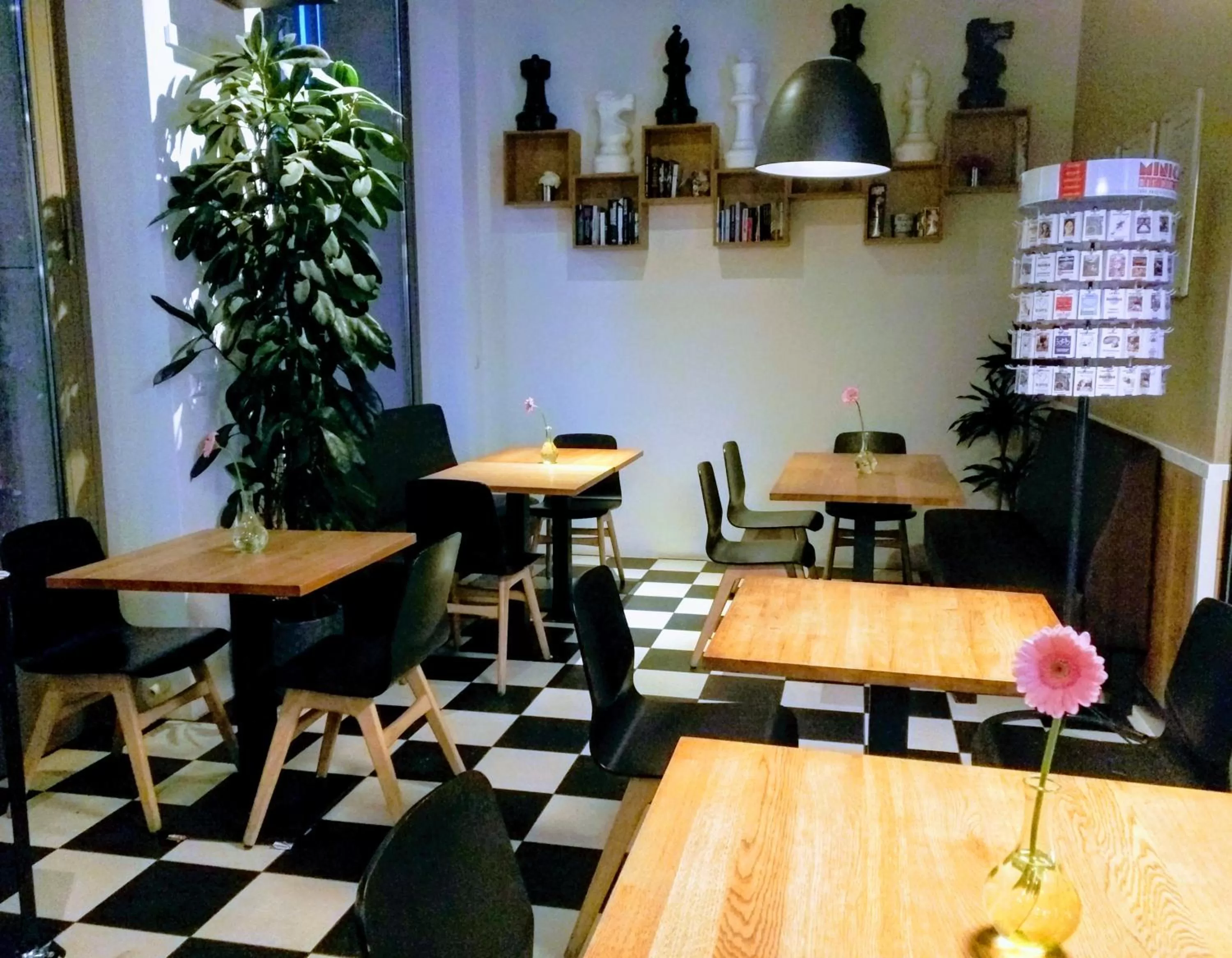 Restaurant/places to eat in Hotel Mosaic City Centre