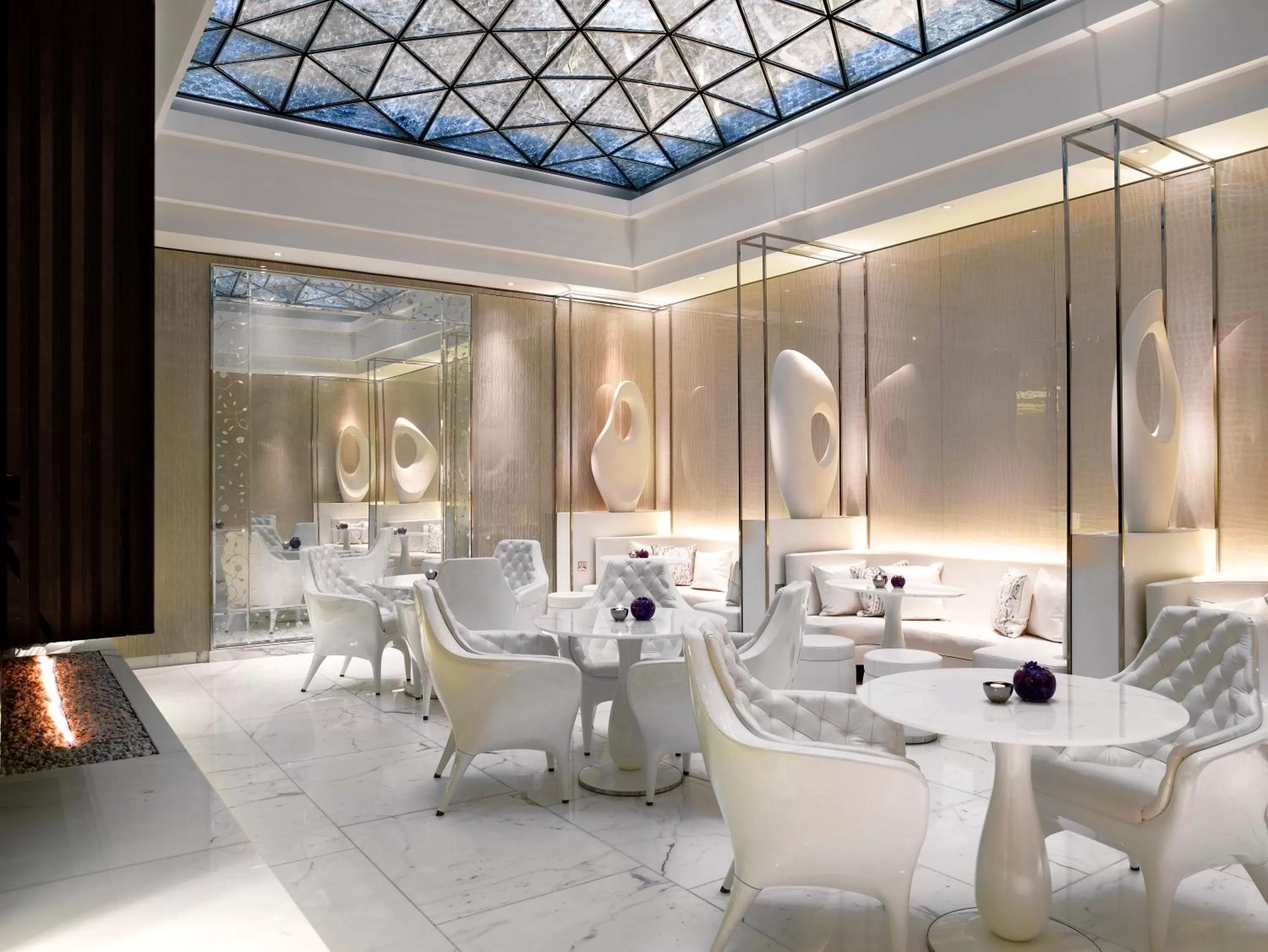 Restaurant/places to eat in Corinthia London