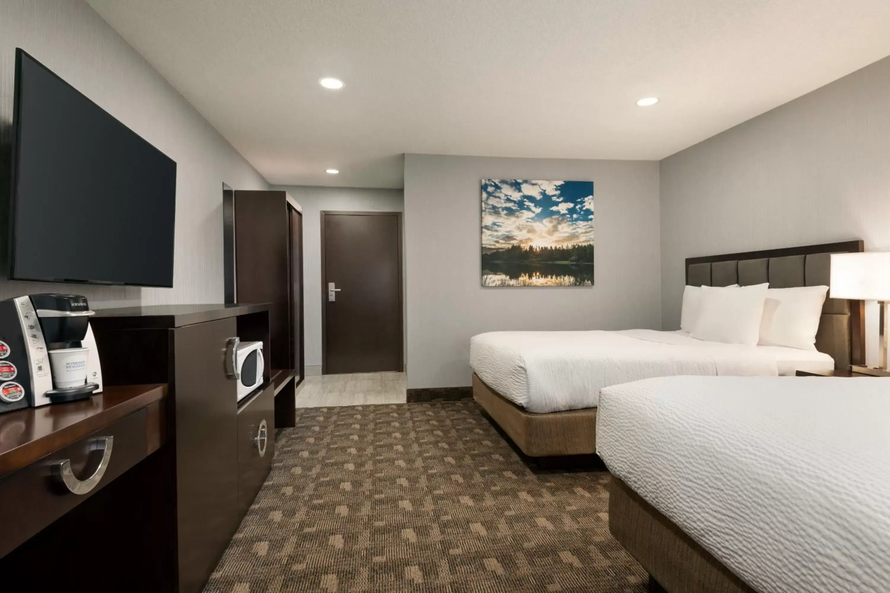 Photo of the whole room, Bed in Days Inn by Wyndham Wainwright Photo of the whole room, Bed in Days Inn by Wyndham Wainwright