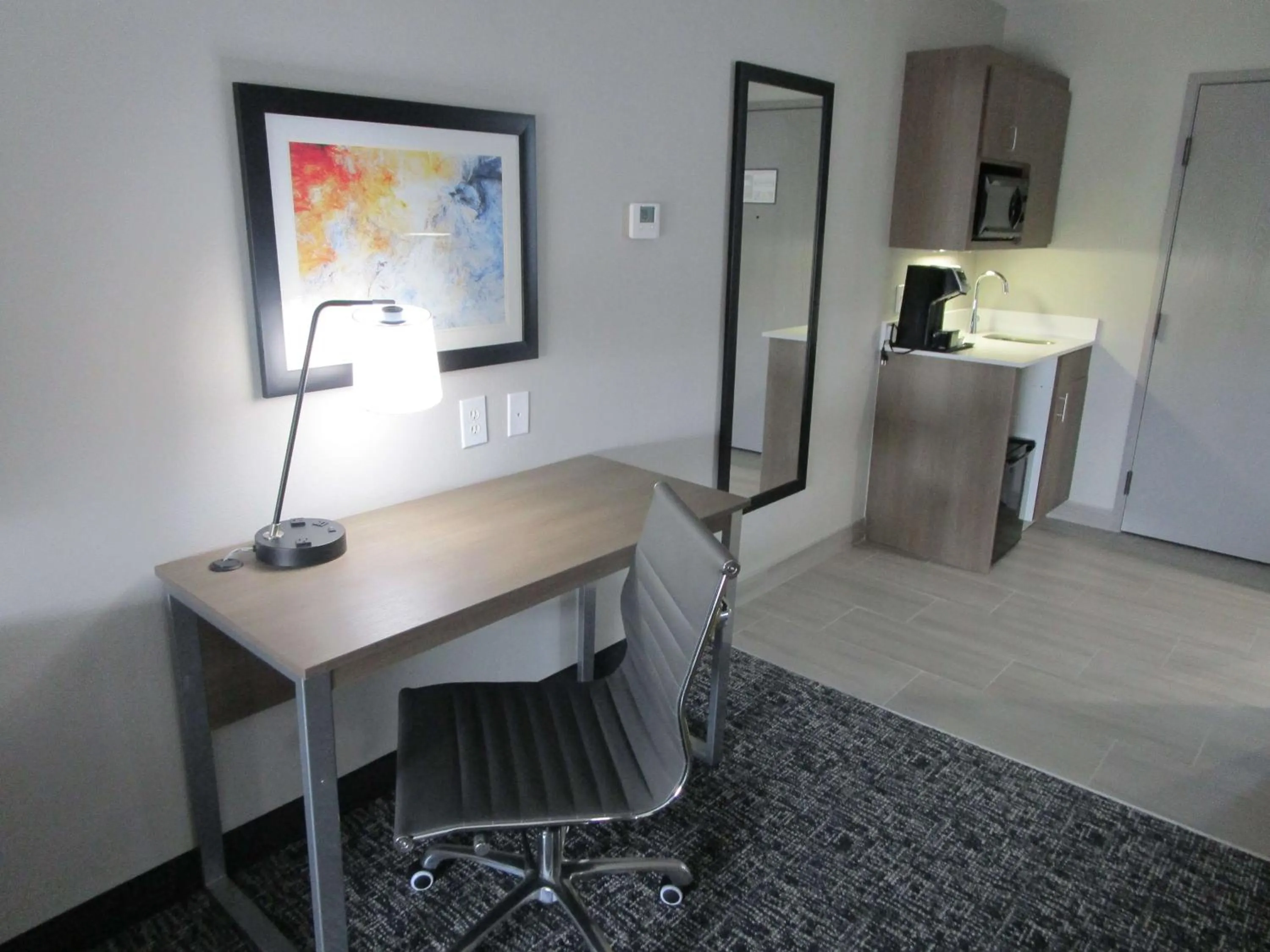 King Room with Roll-In Shower - Disability Access in Best Western Plus Oklahoma City Northwest Inn & Suites