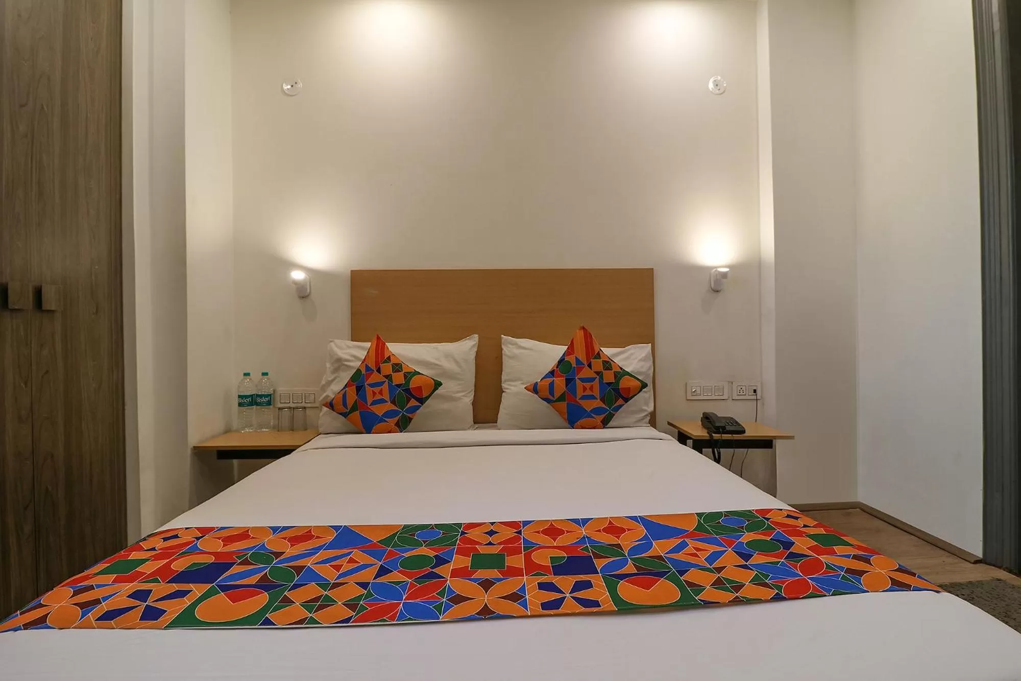 Bedroom, Bed in FabHotel The Chaitanyas Rohini sec 18