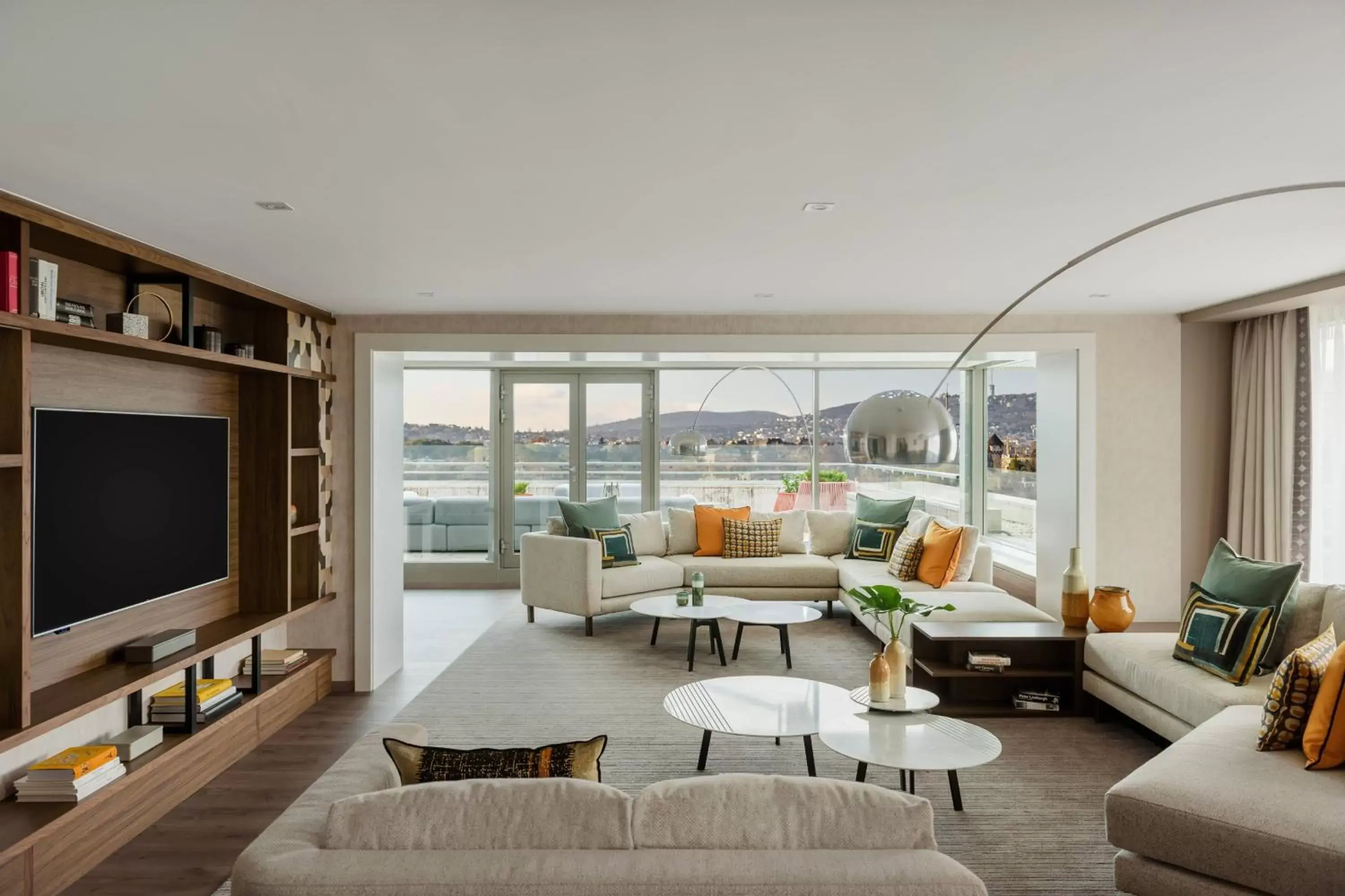 Living room, Seating Area in Budapest Marriott Hotel