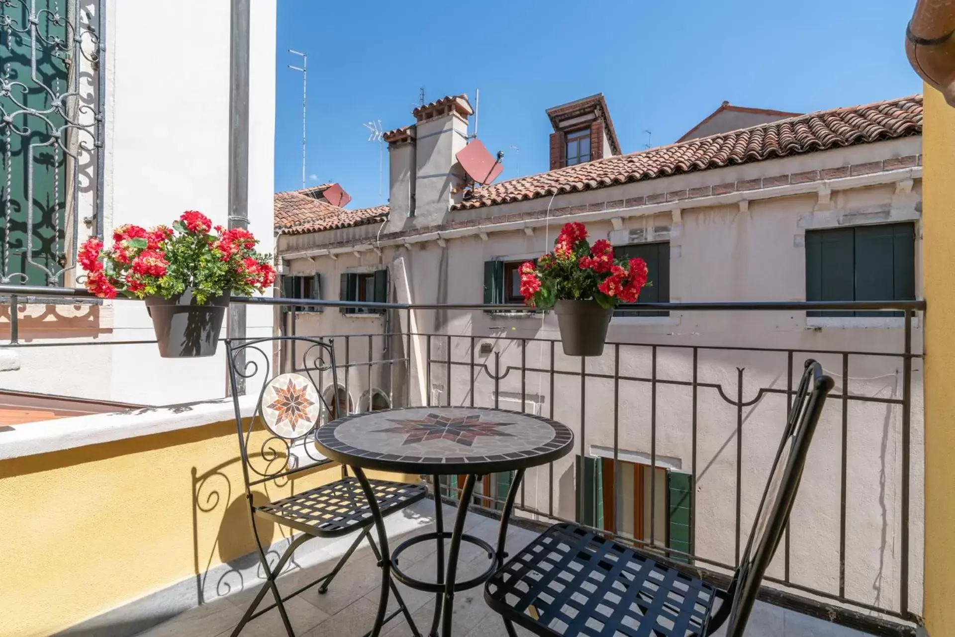 Balcony/Terrace in Grifoni Boutique Hotel