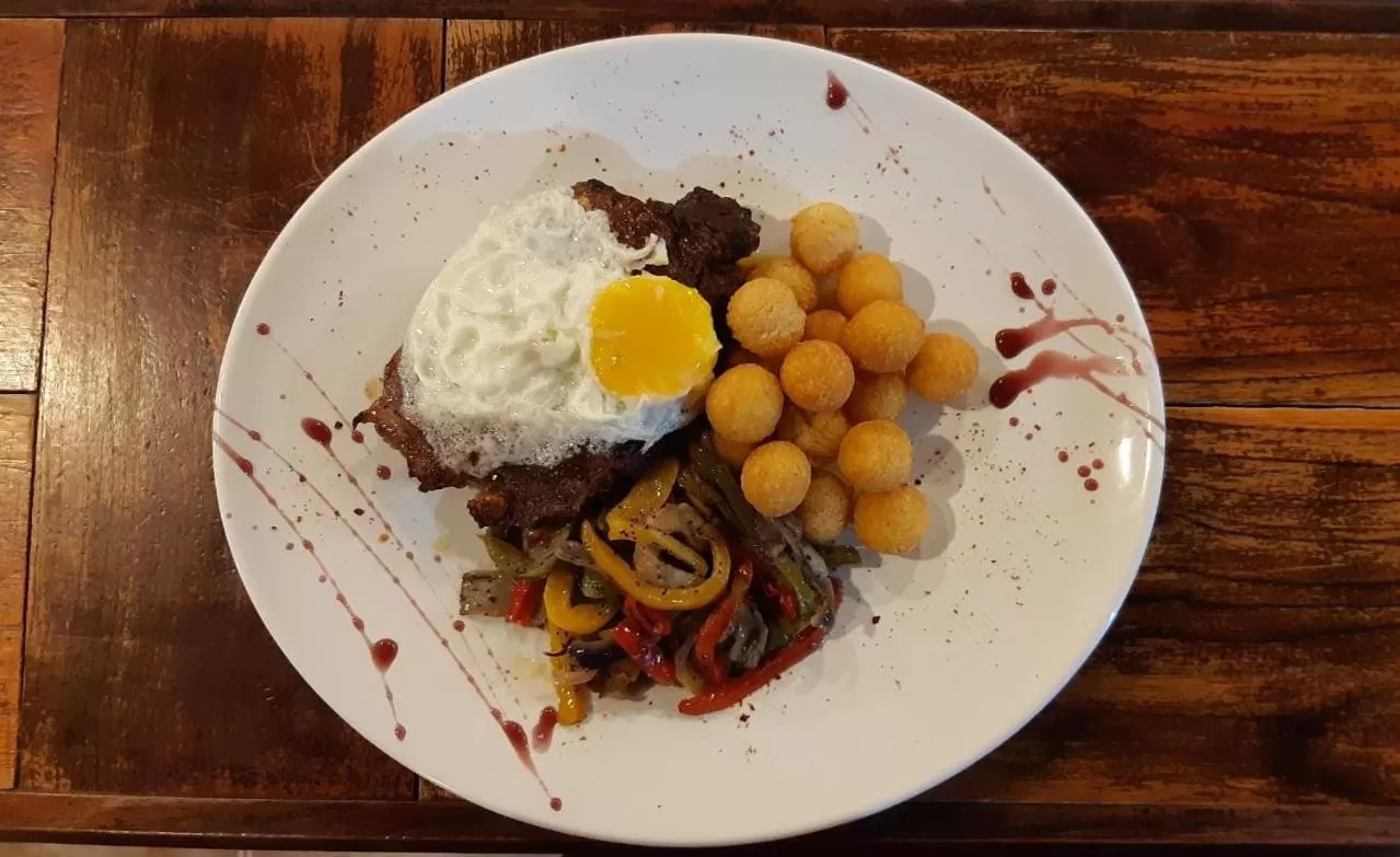 Restaurant/places to eat in Hotel Mora