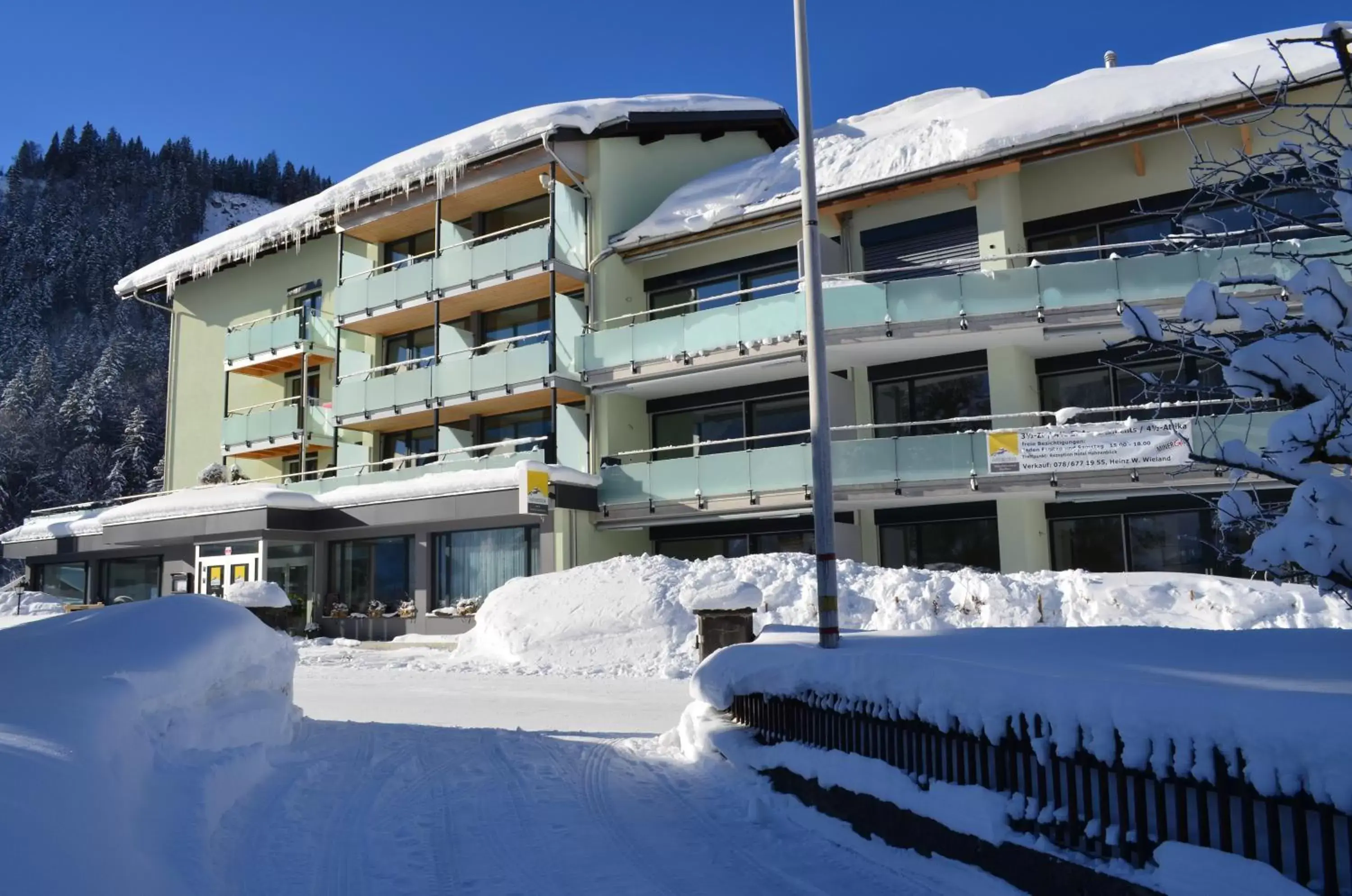 Facade/entrance, Winter in Hotel Hahnenblick