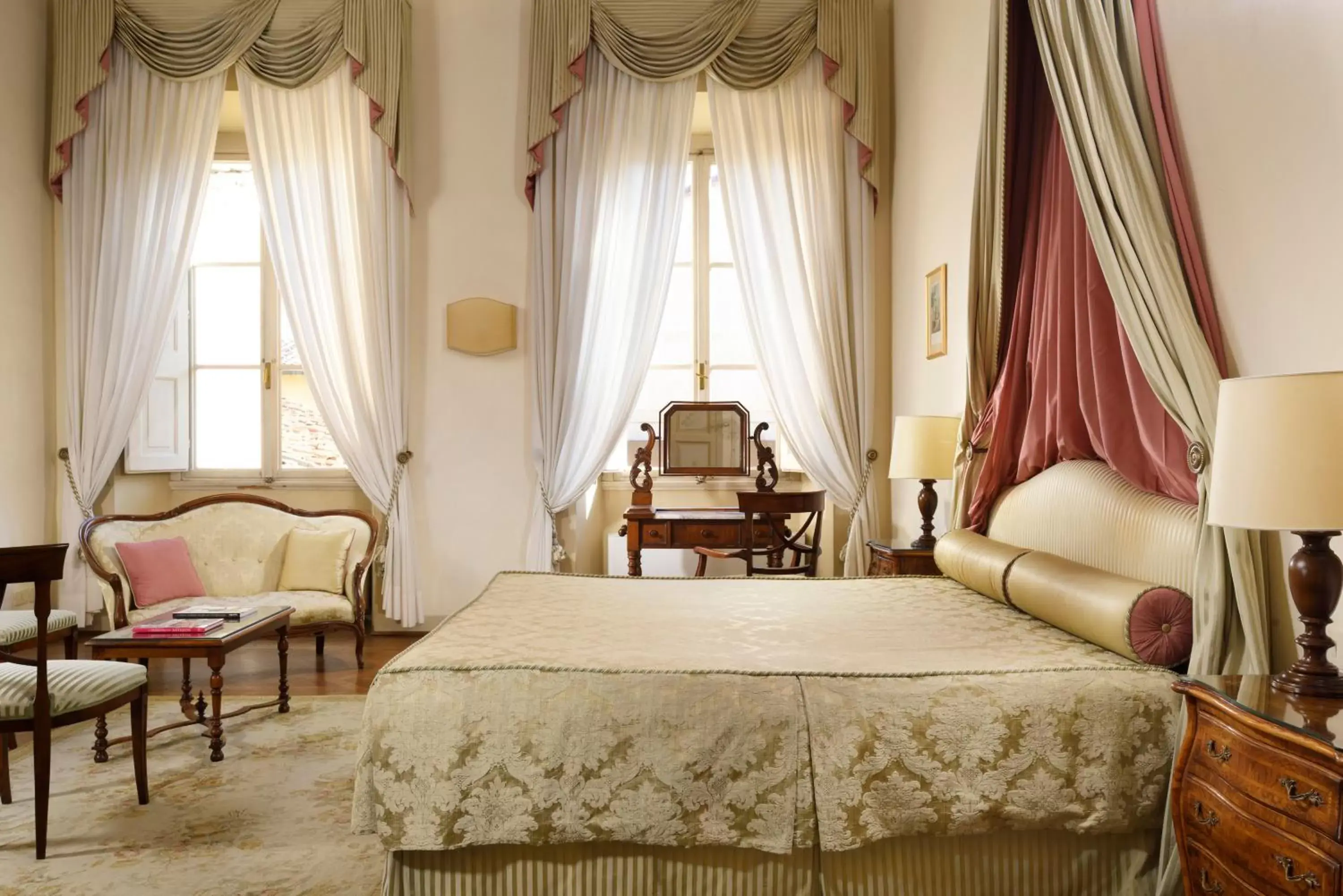 Bedroom, Bed in Palazzo Niccolini al Duomo