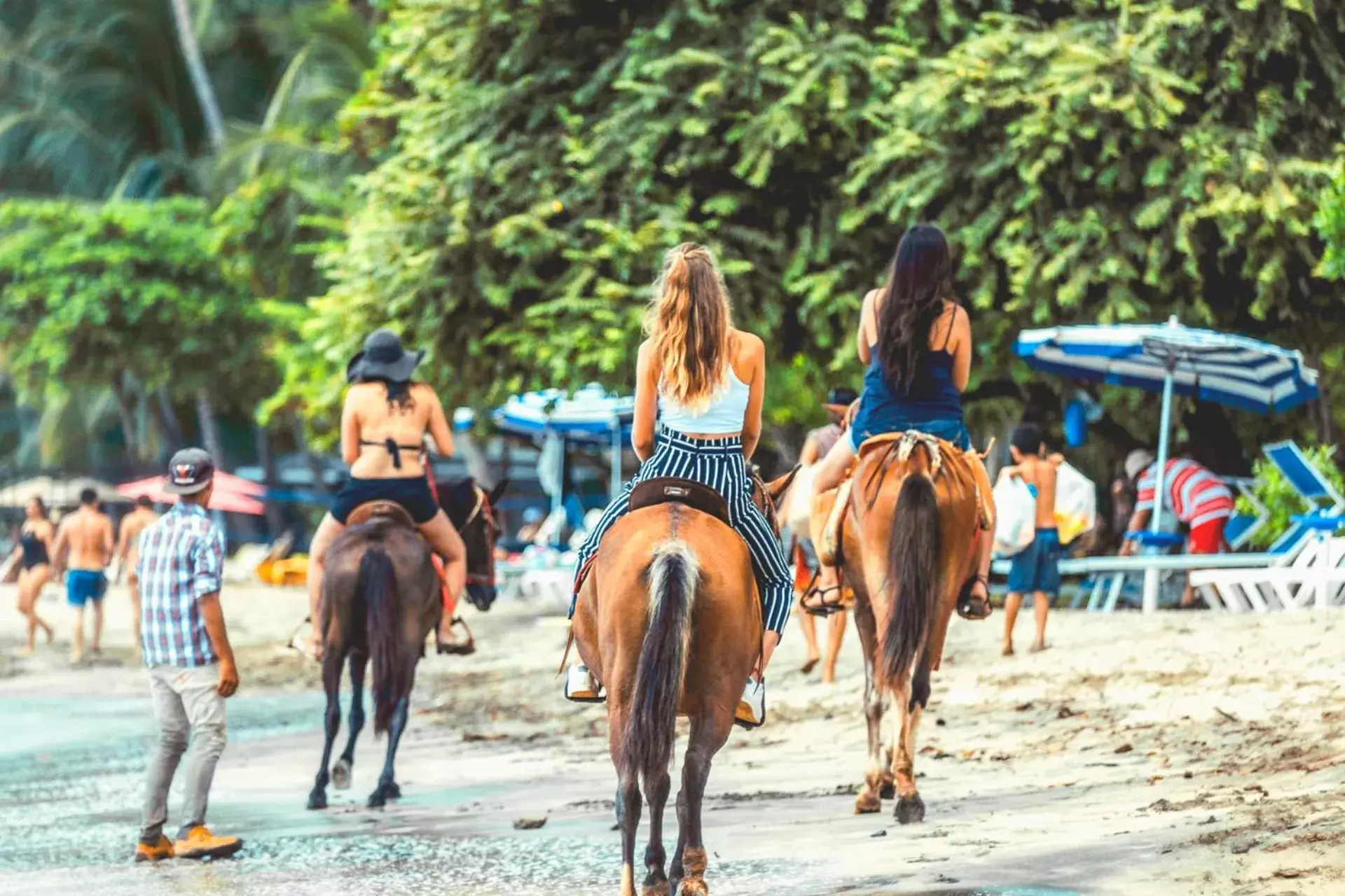 Horse-riding in Selina Tamarindo