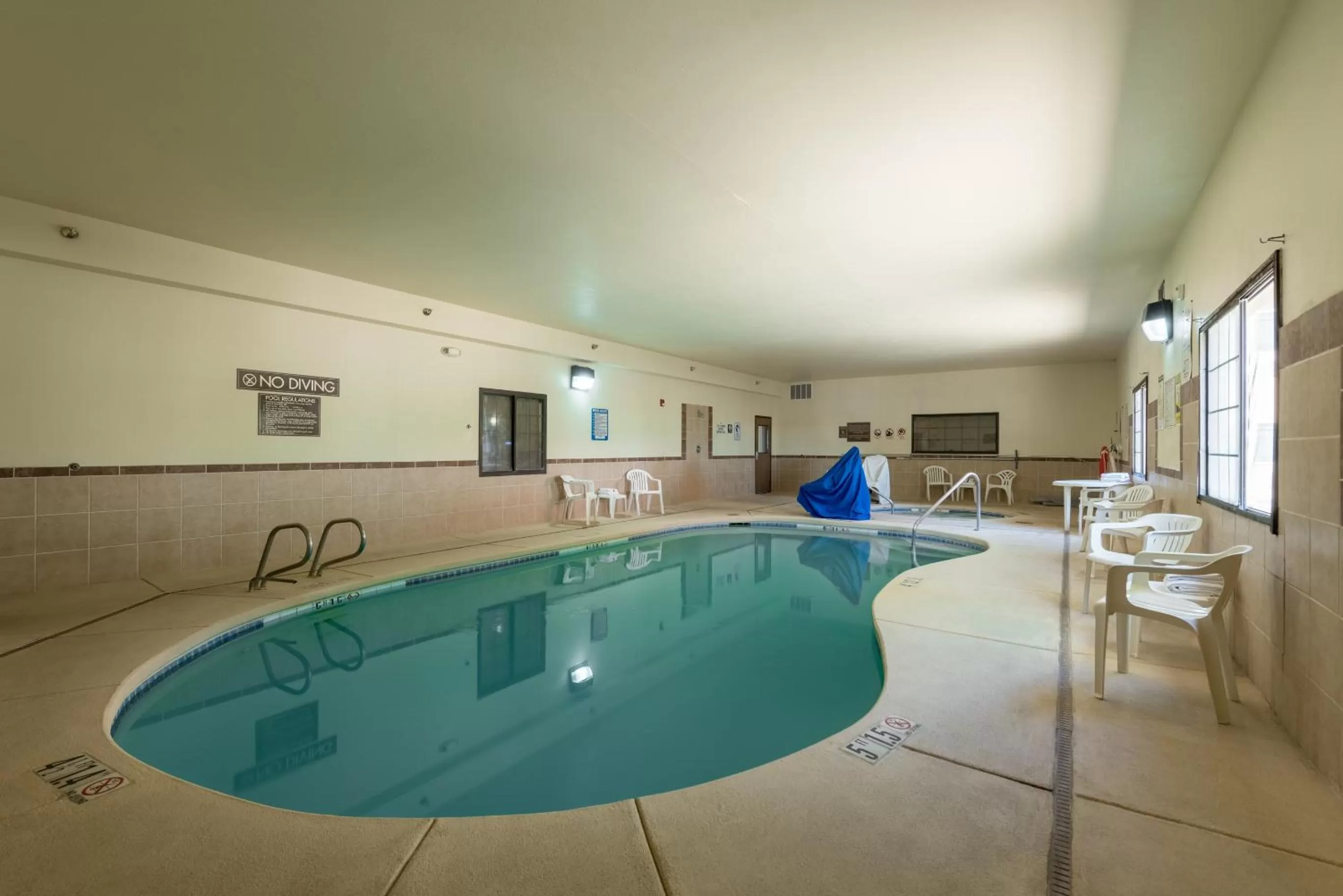 Swimming pool in Comfort Inn & Suites Alamosa