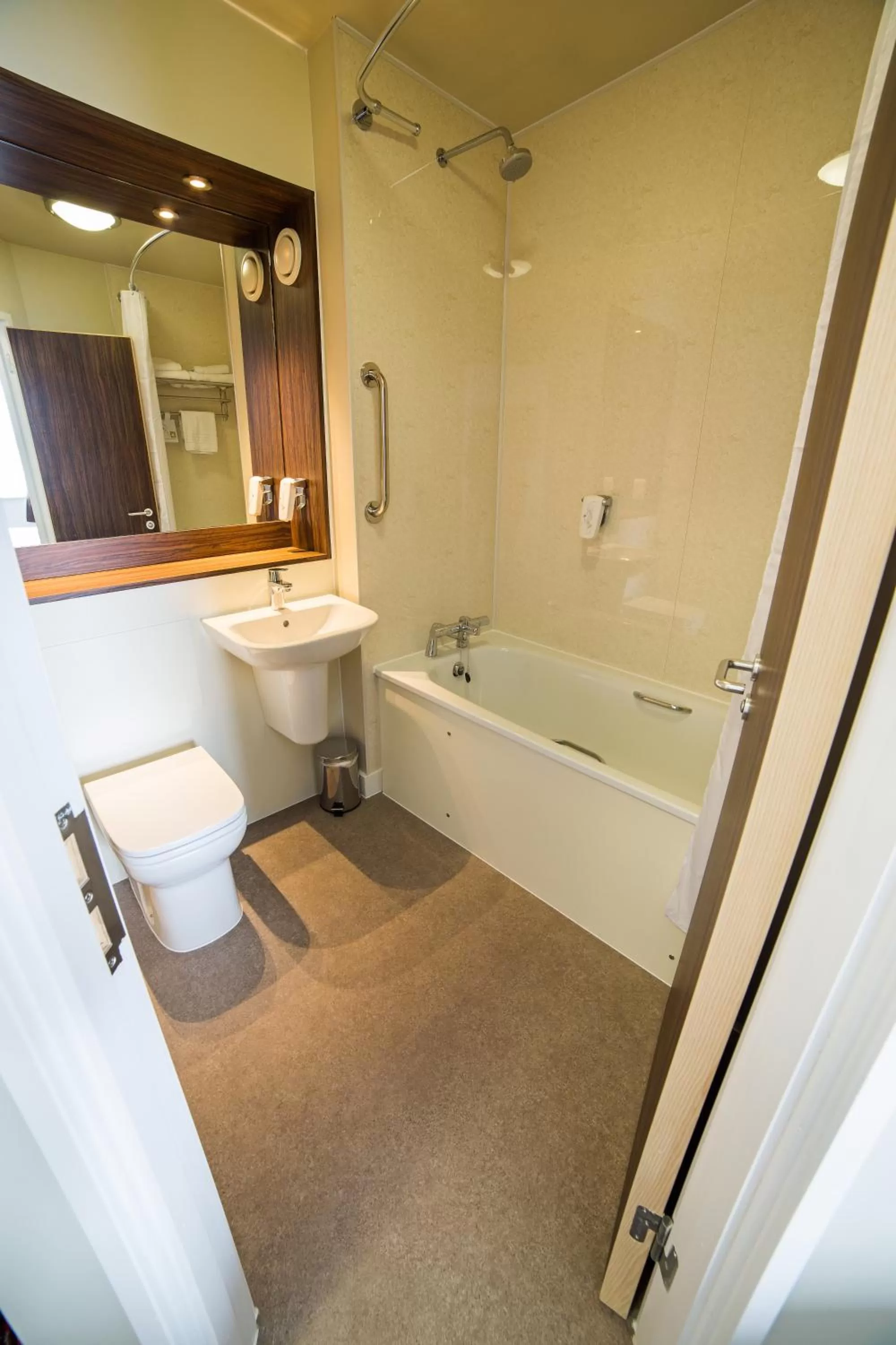 Bathroom in Red Squirrel, Stevenston by Marston's Inns
