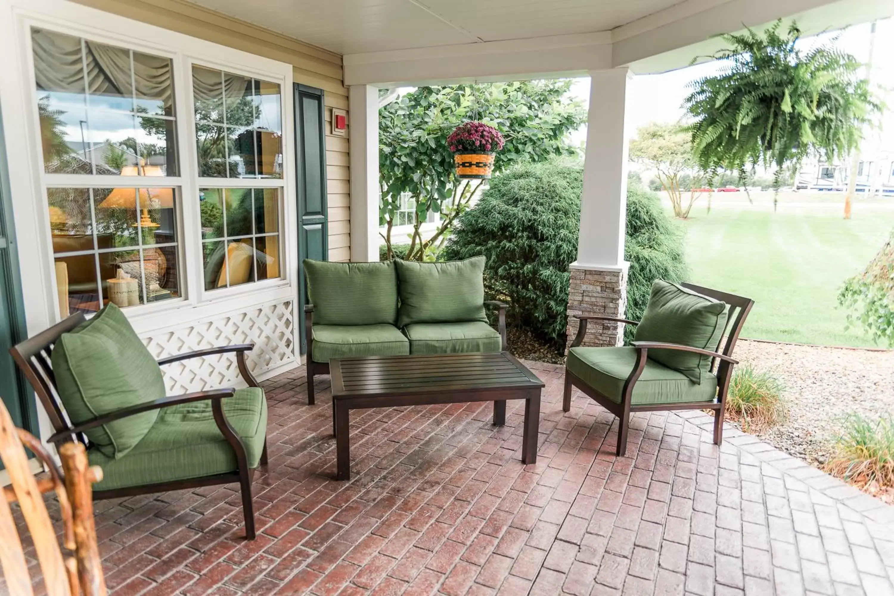 Patio in Van Buren Hotel