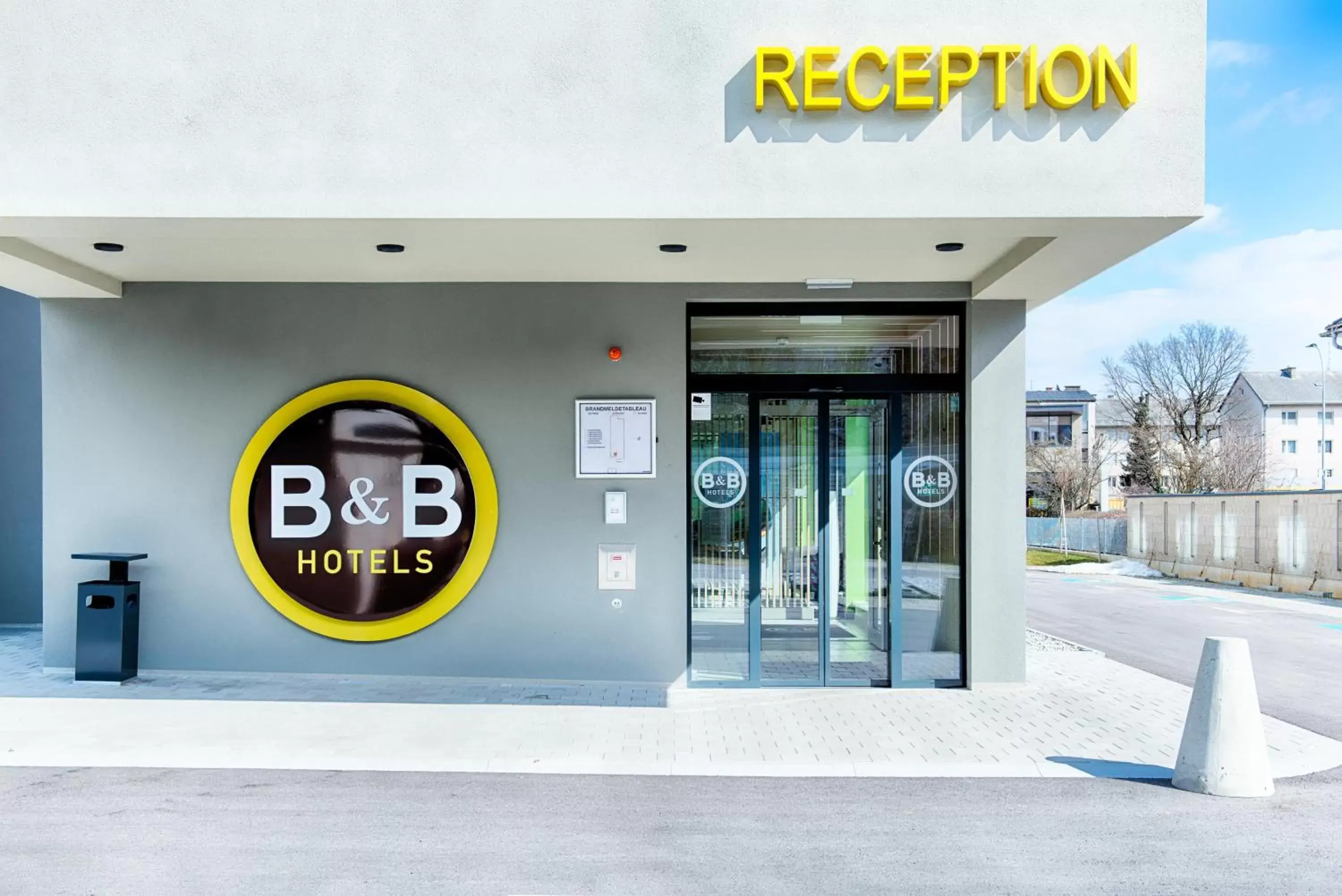 Lobby or reception, Property Logo/Sign in B&B Hotel Villach