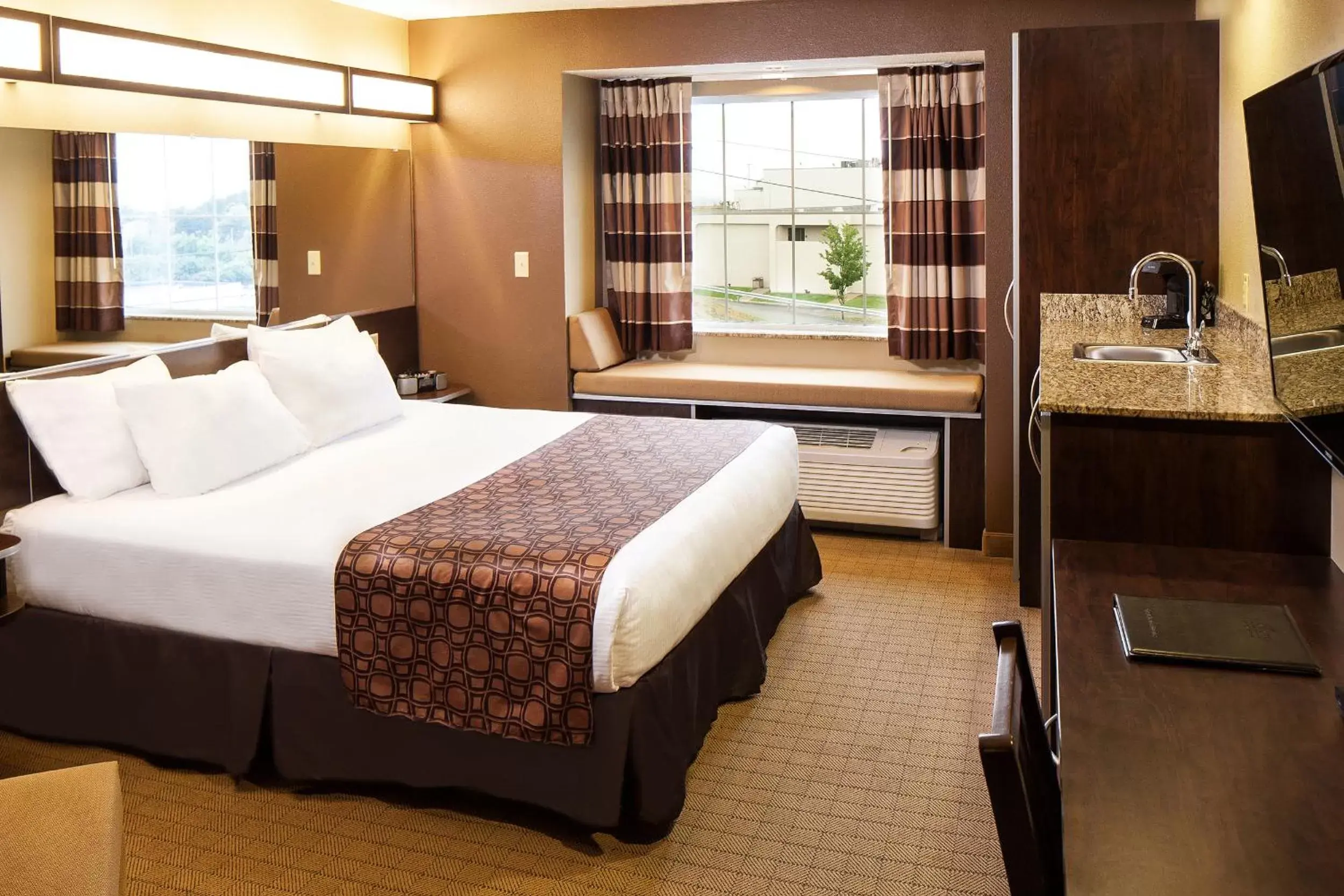 Bed in Microtel Inn & Suites - St Clairsville