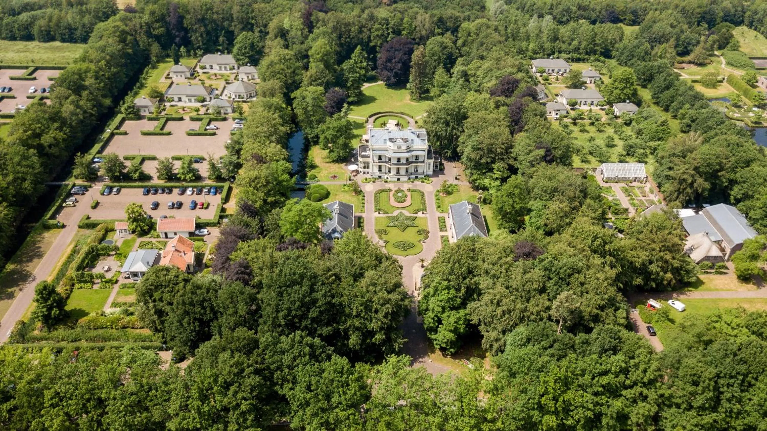 Bird's eye view in Kasteel De Vanenburg