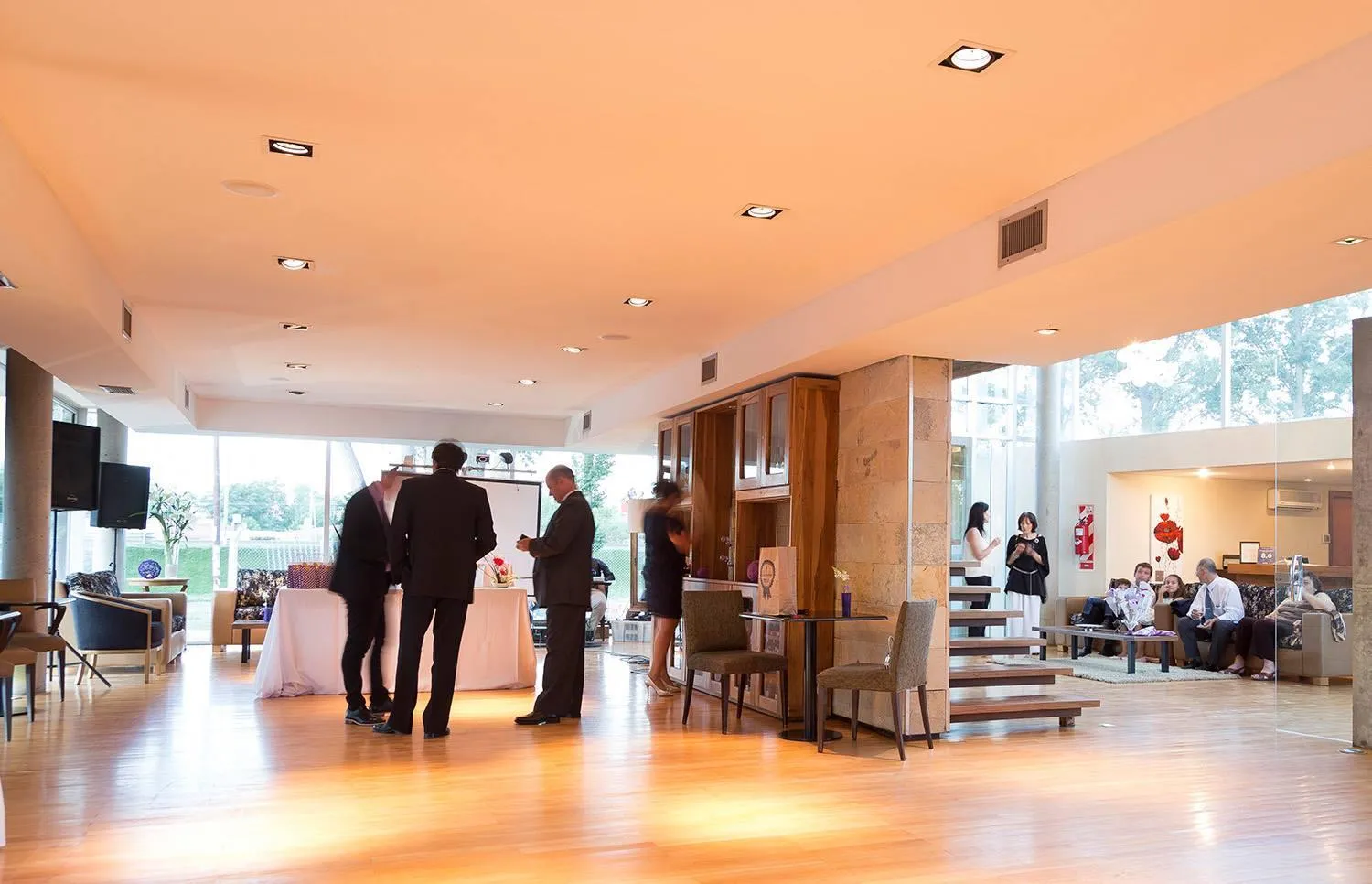 Restaurant/places to eat in Herradura Hotel Suites