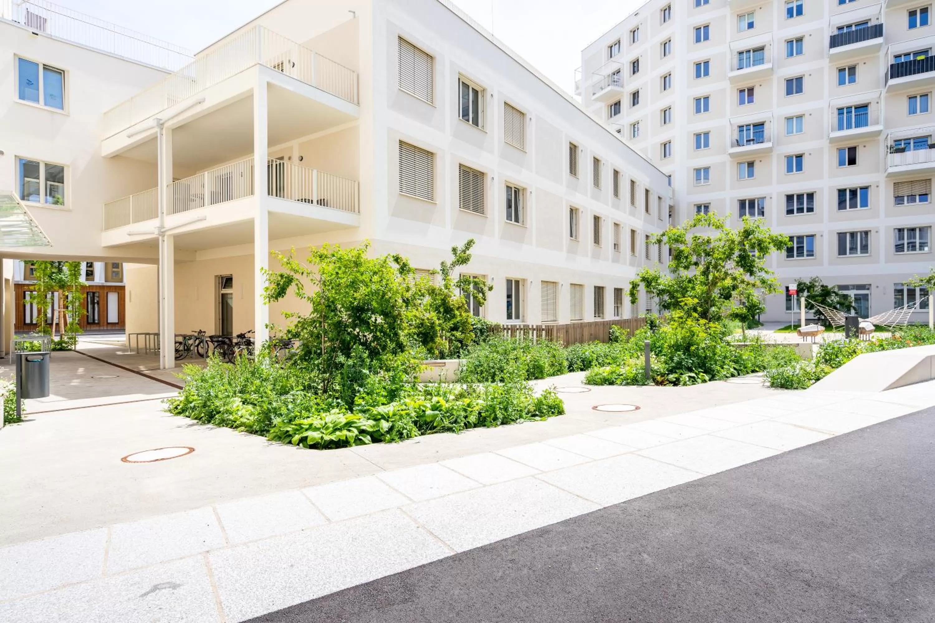 Property building in FeelGood Apartments SmartLiving | contactless check-in